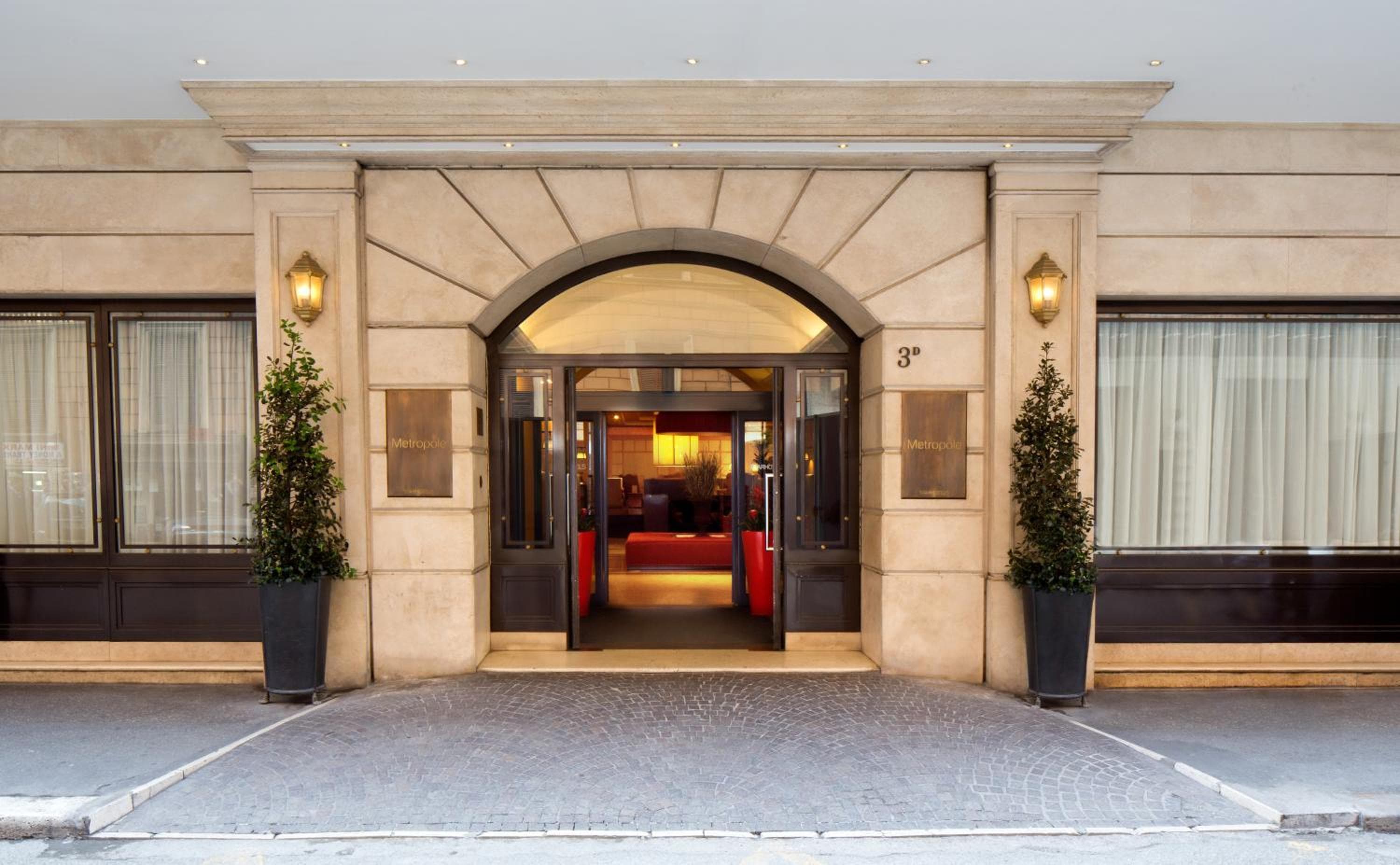 Starhotels Metropole: building