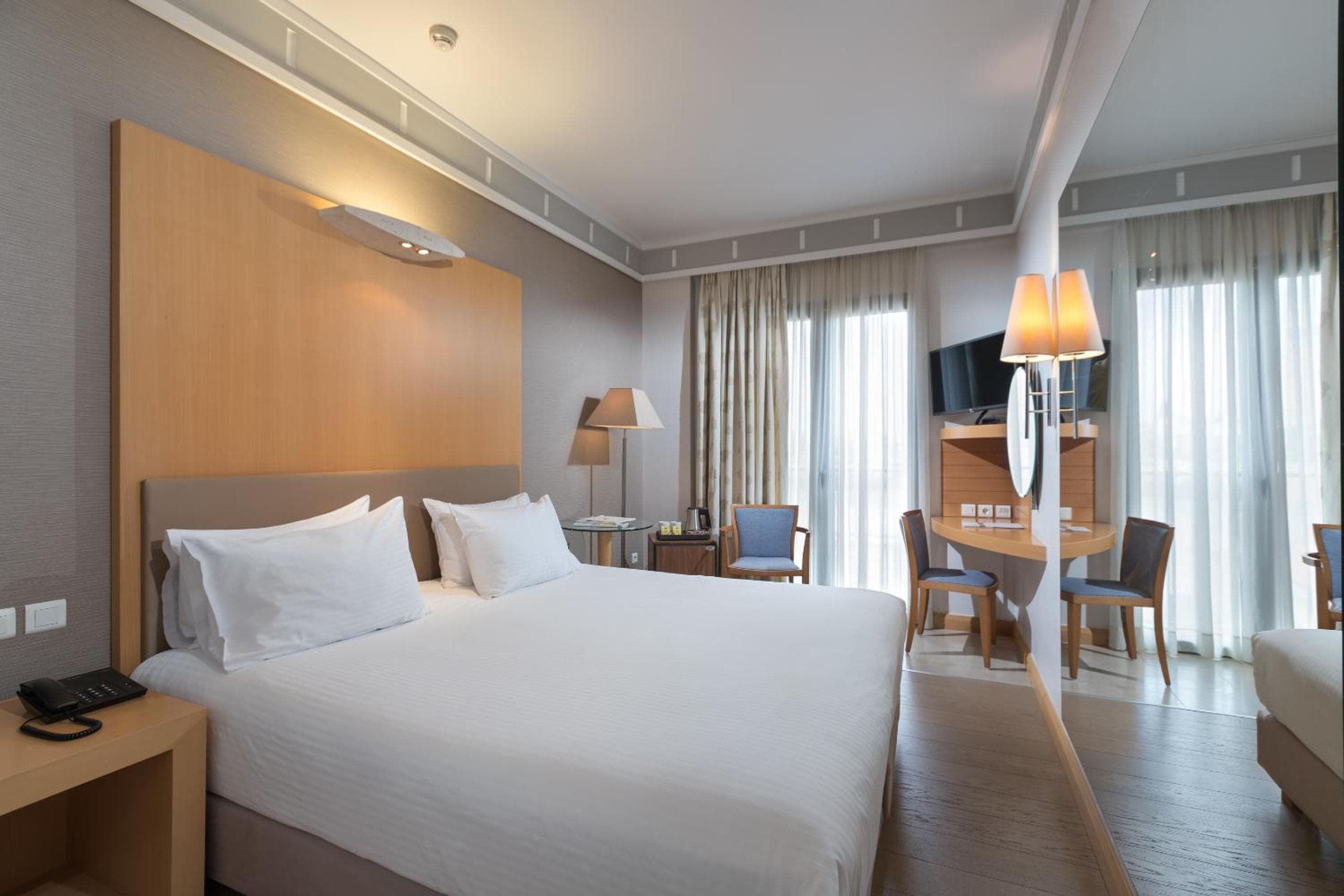 Central Hotel: hotel room