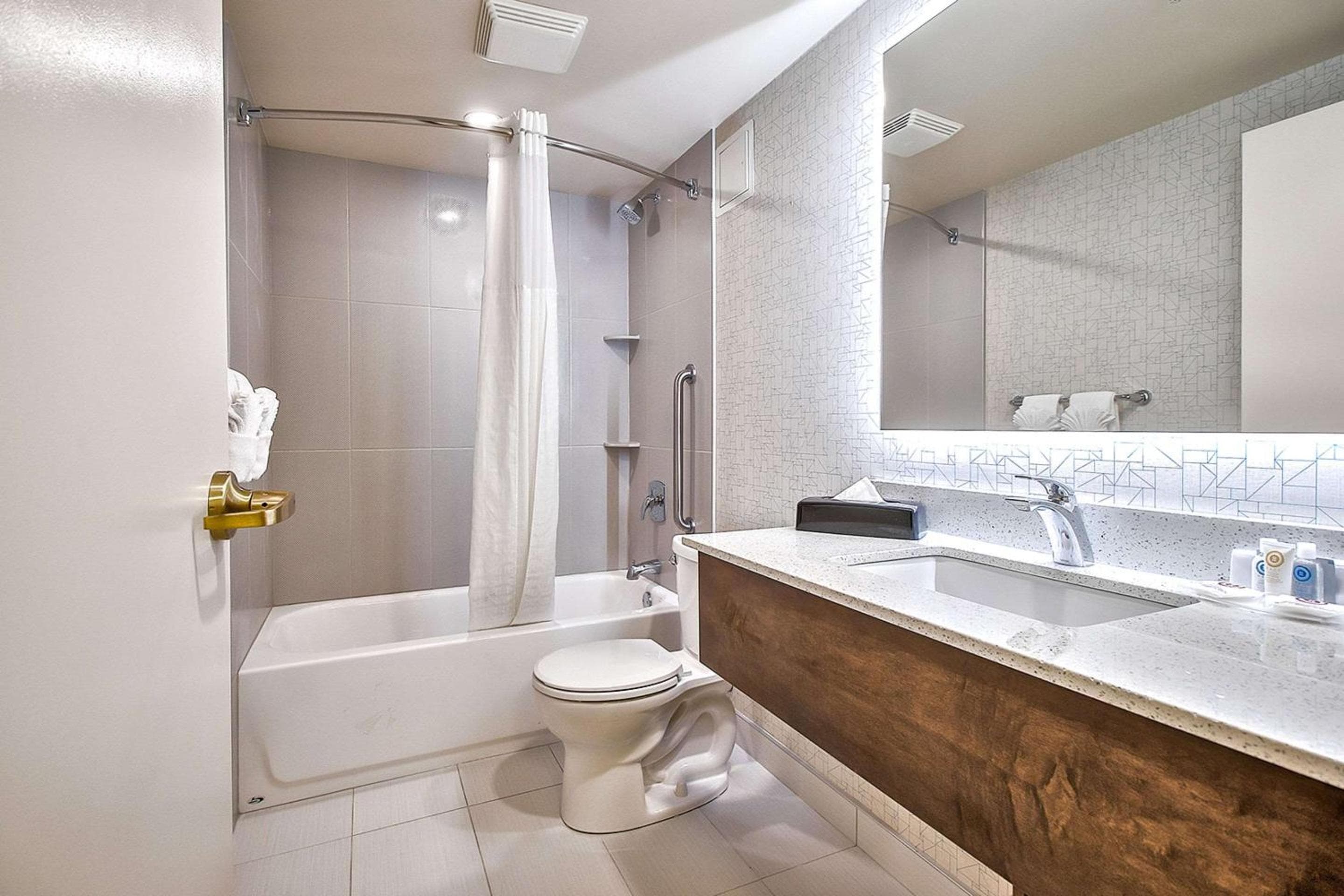 Comfort Inn & Suites Calgary South
