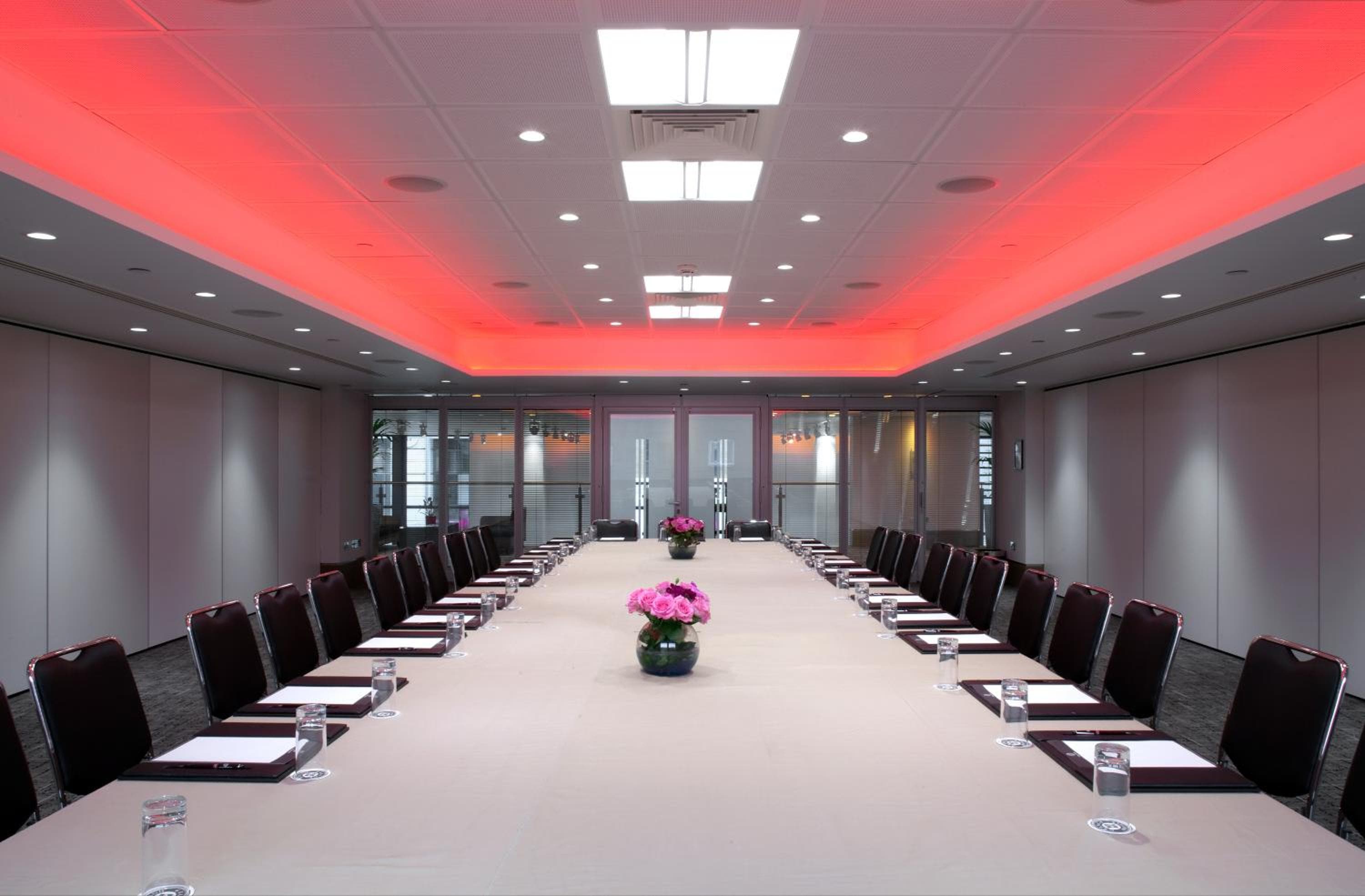 Leonardo Royal London Tower Bridge: meeting room