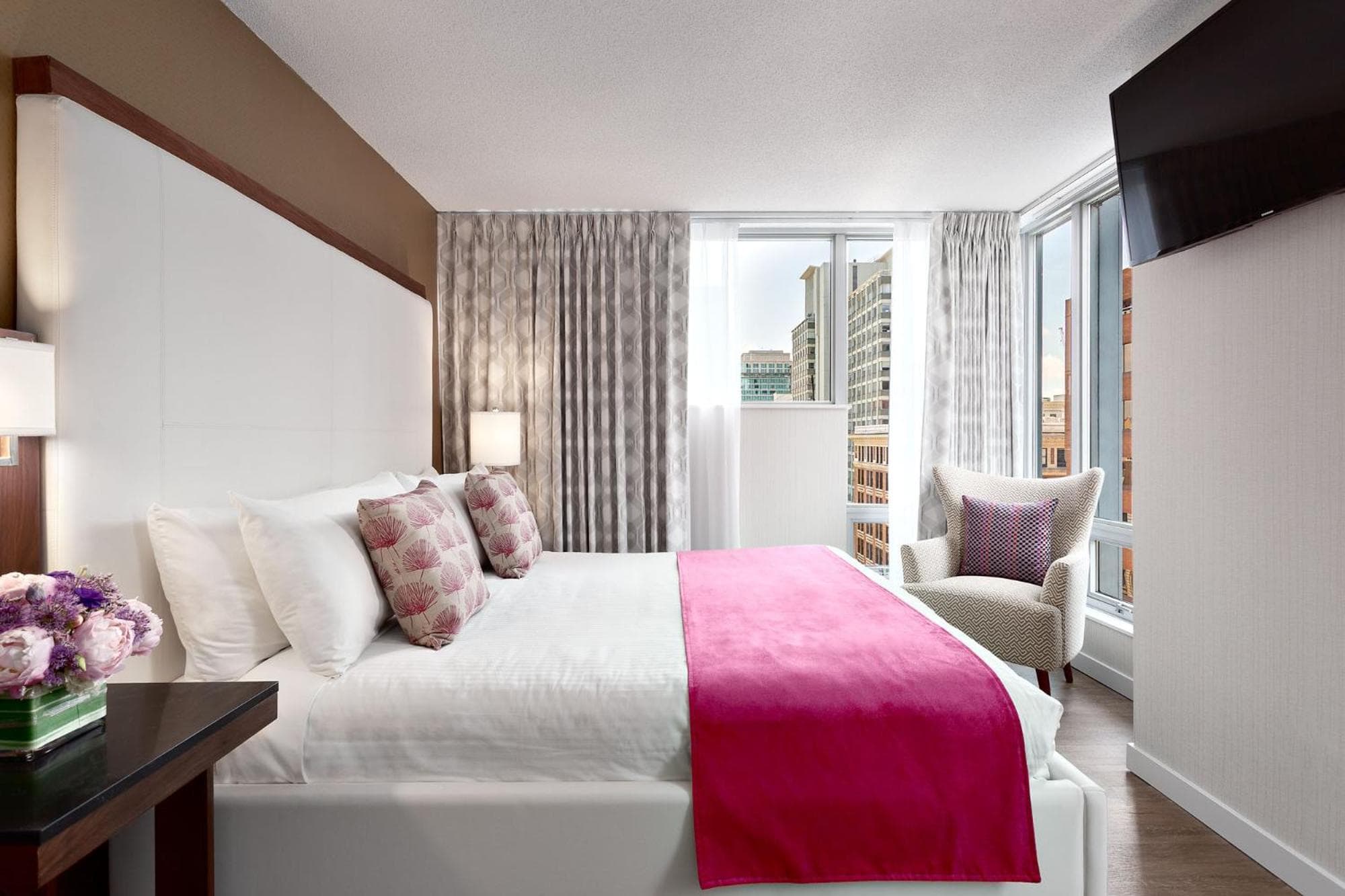 Auberge Vancouver Hotel