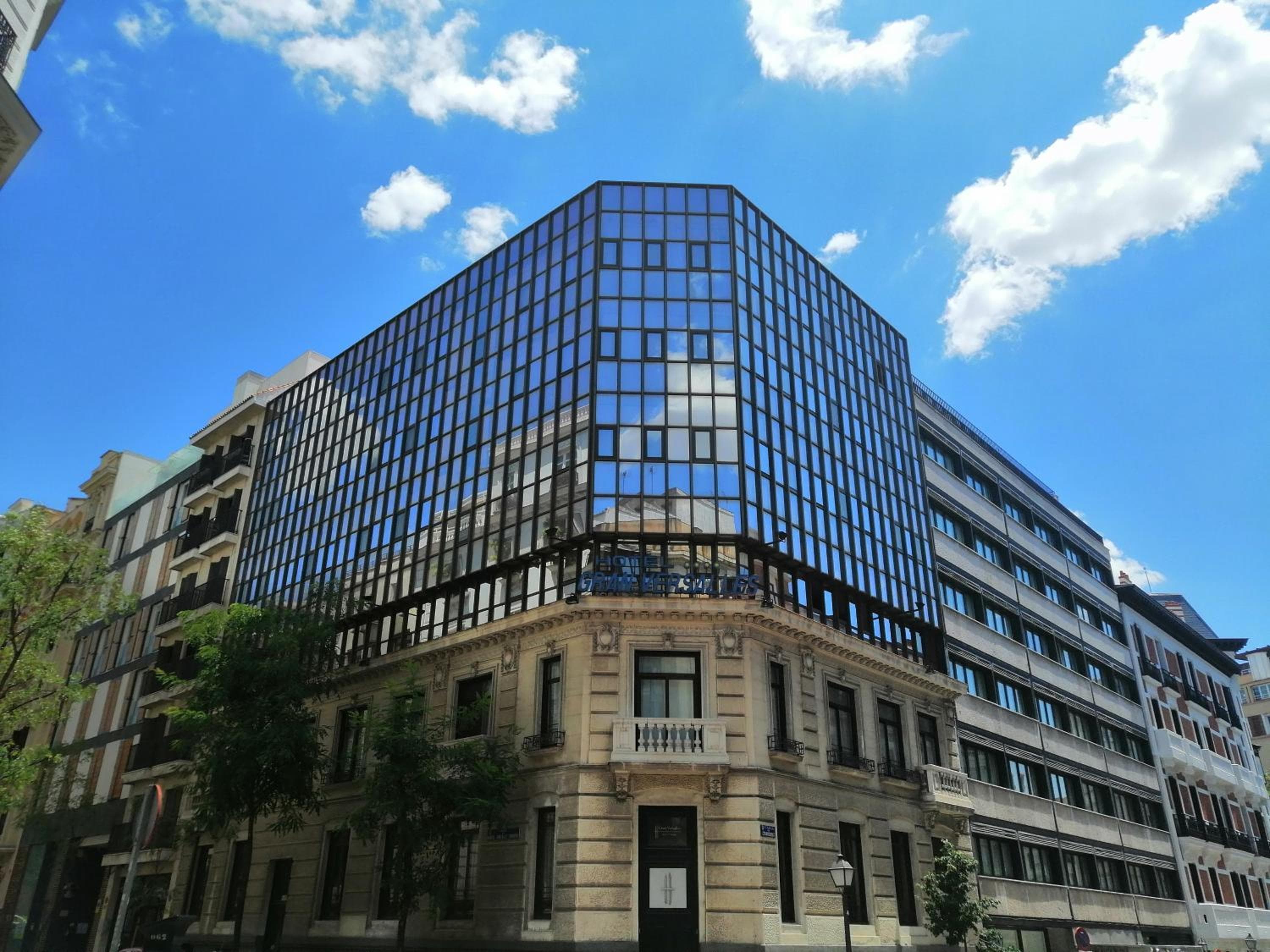 Gran Versalles: building
