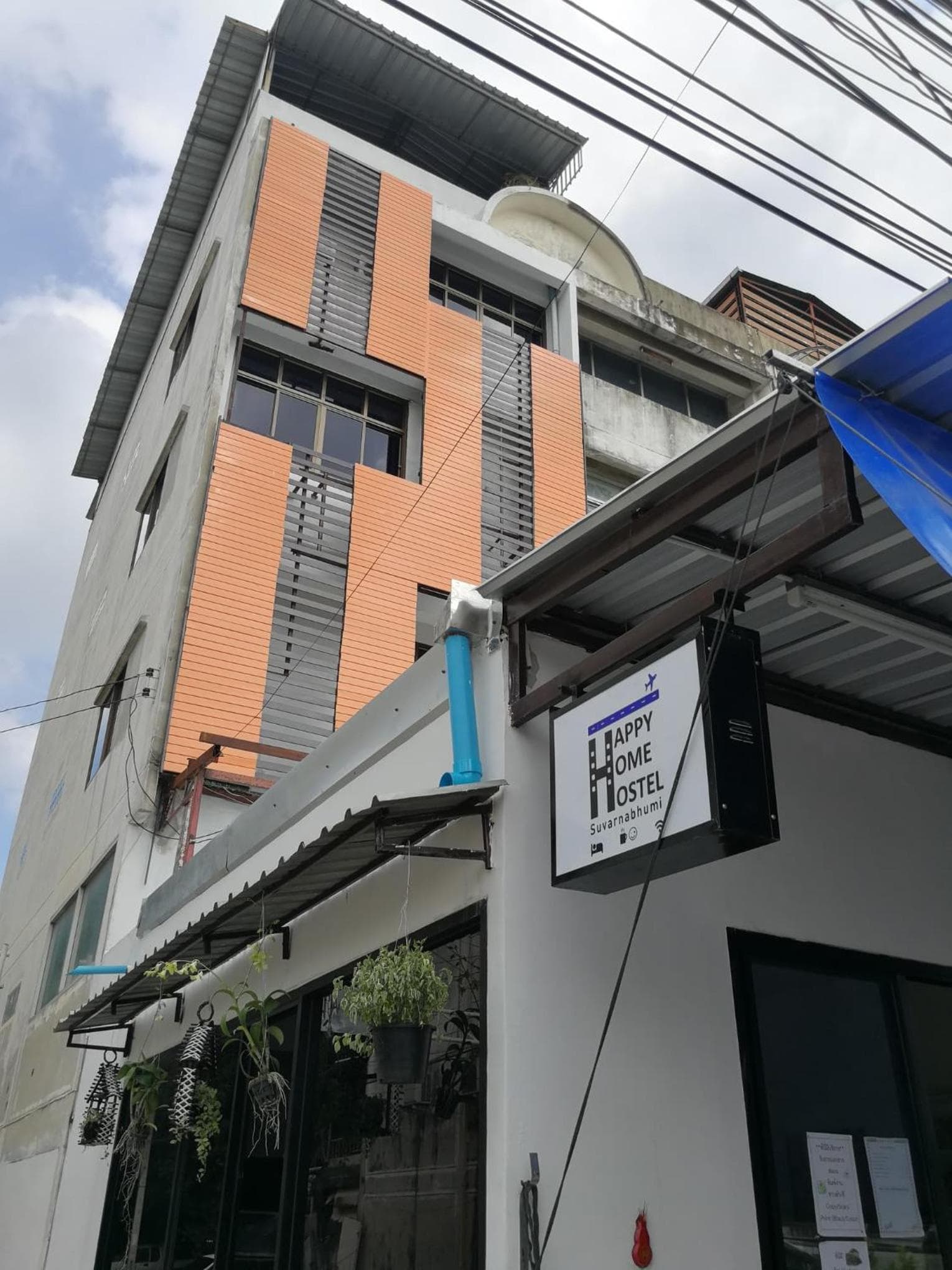 Happy Home Hostel: building