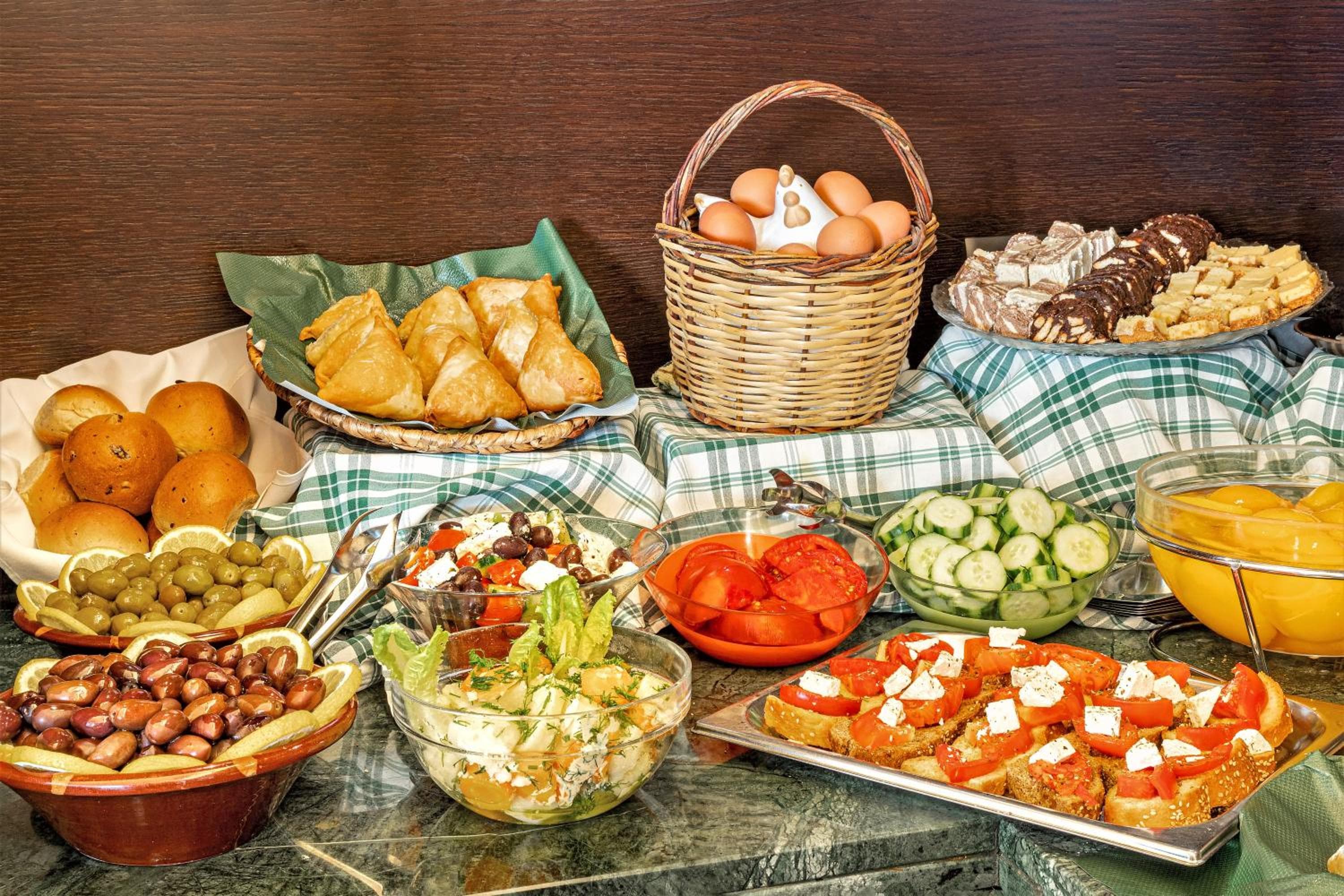 Plaka Hotel: dining