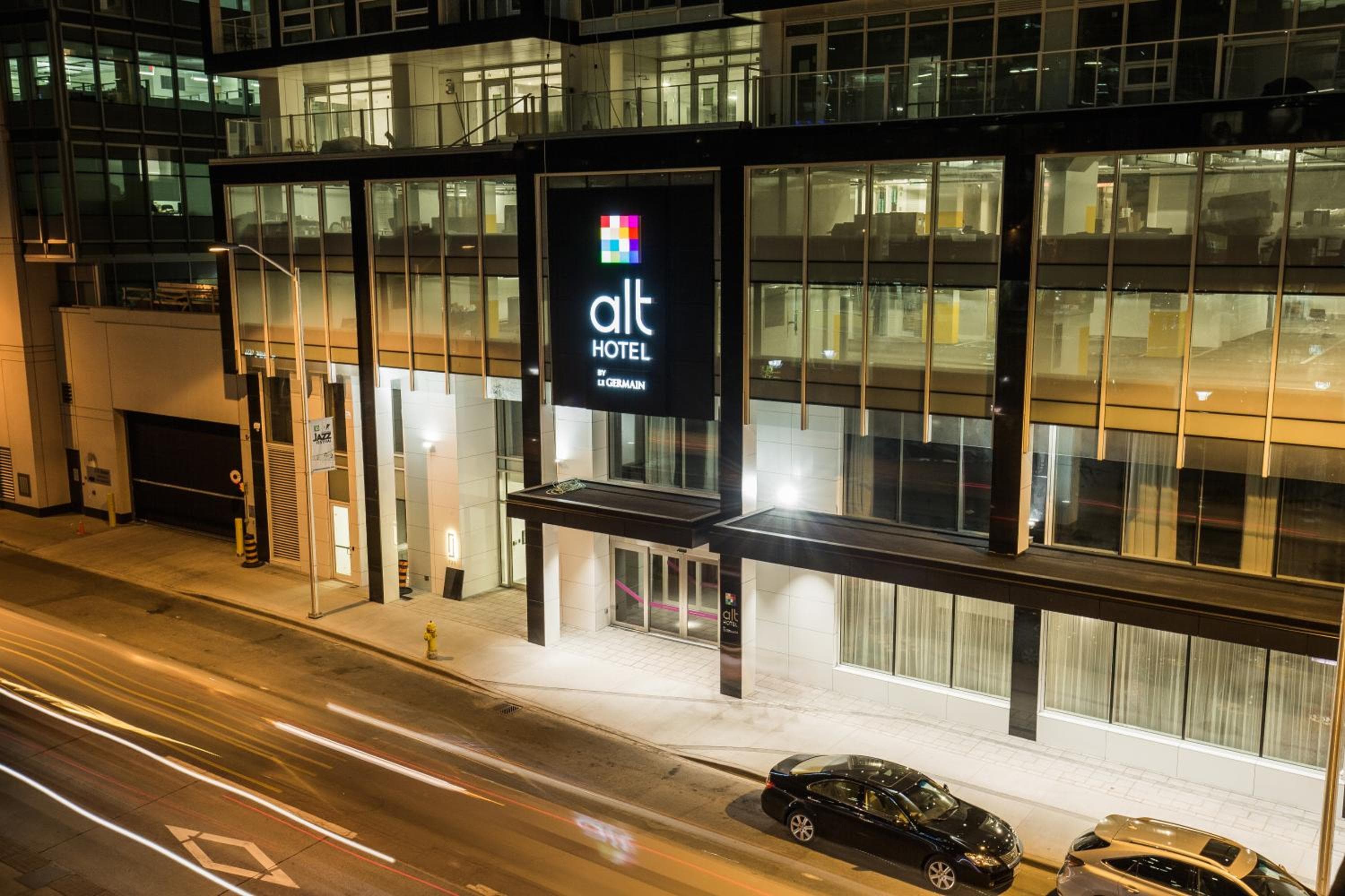 Alt Hotel Ottawa Downtown: building