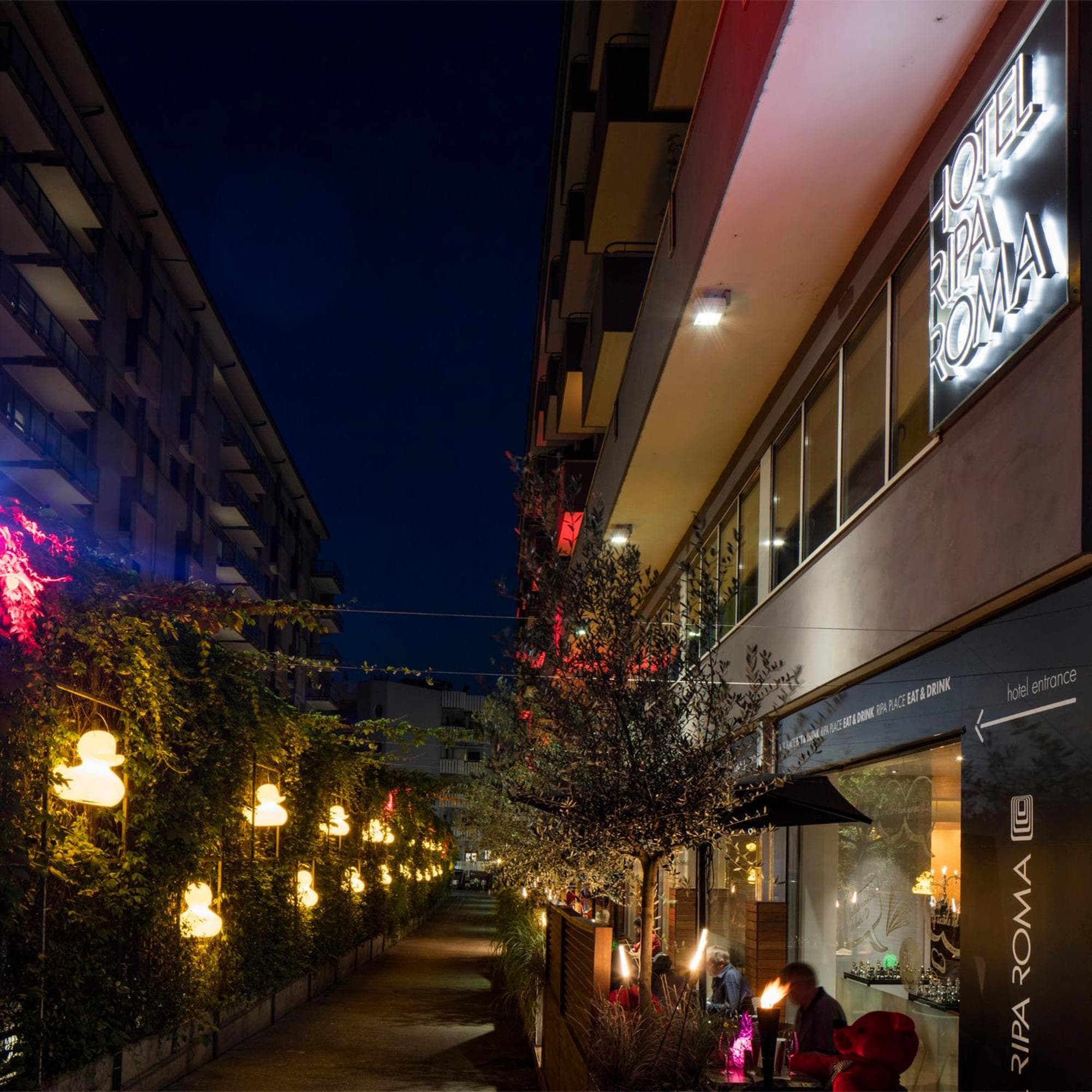 Hotel Ripa Roma: building