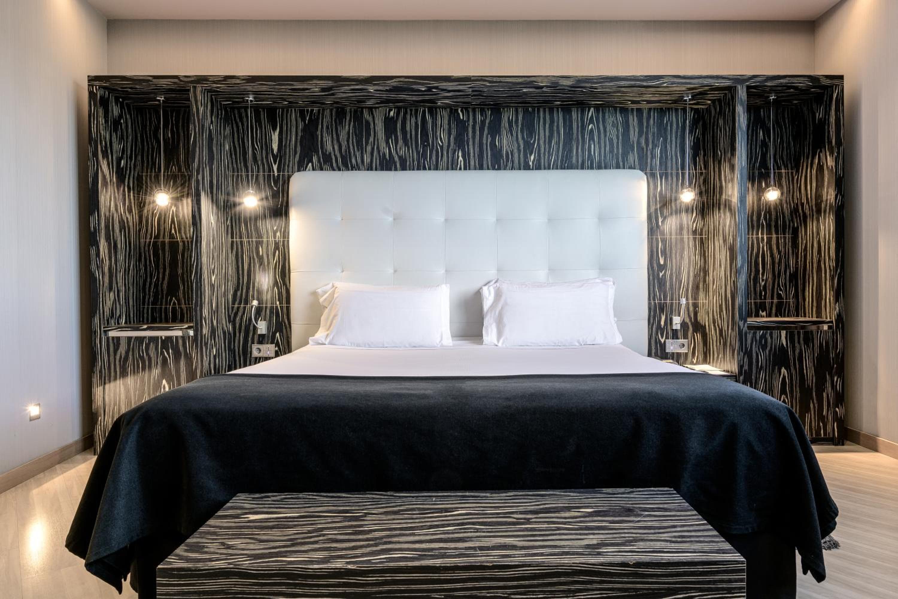 Hotel Maydrit Airport: hotel room