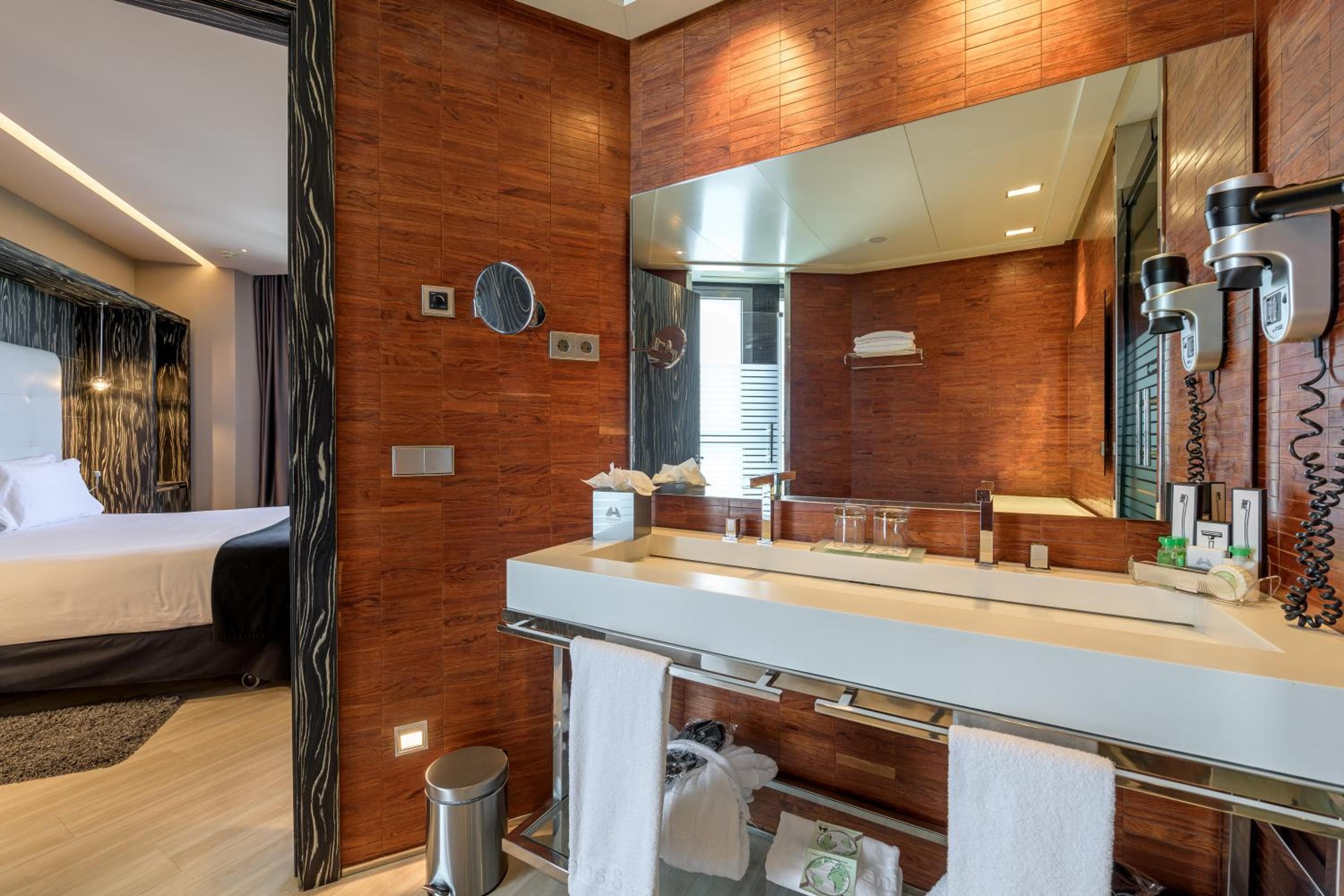 Hotel Maydrit Airport: bathroom