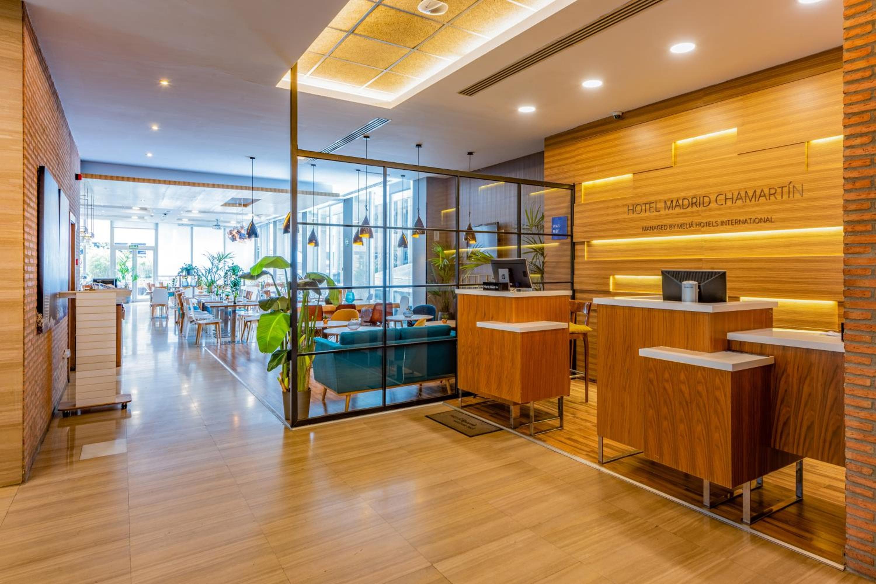 Madrid Chamartín, Affiliated by Meliá: recepcion & lobby