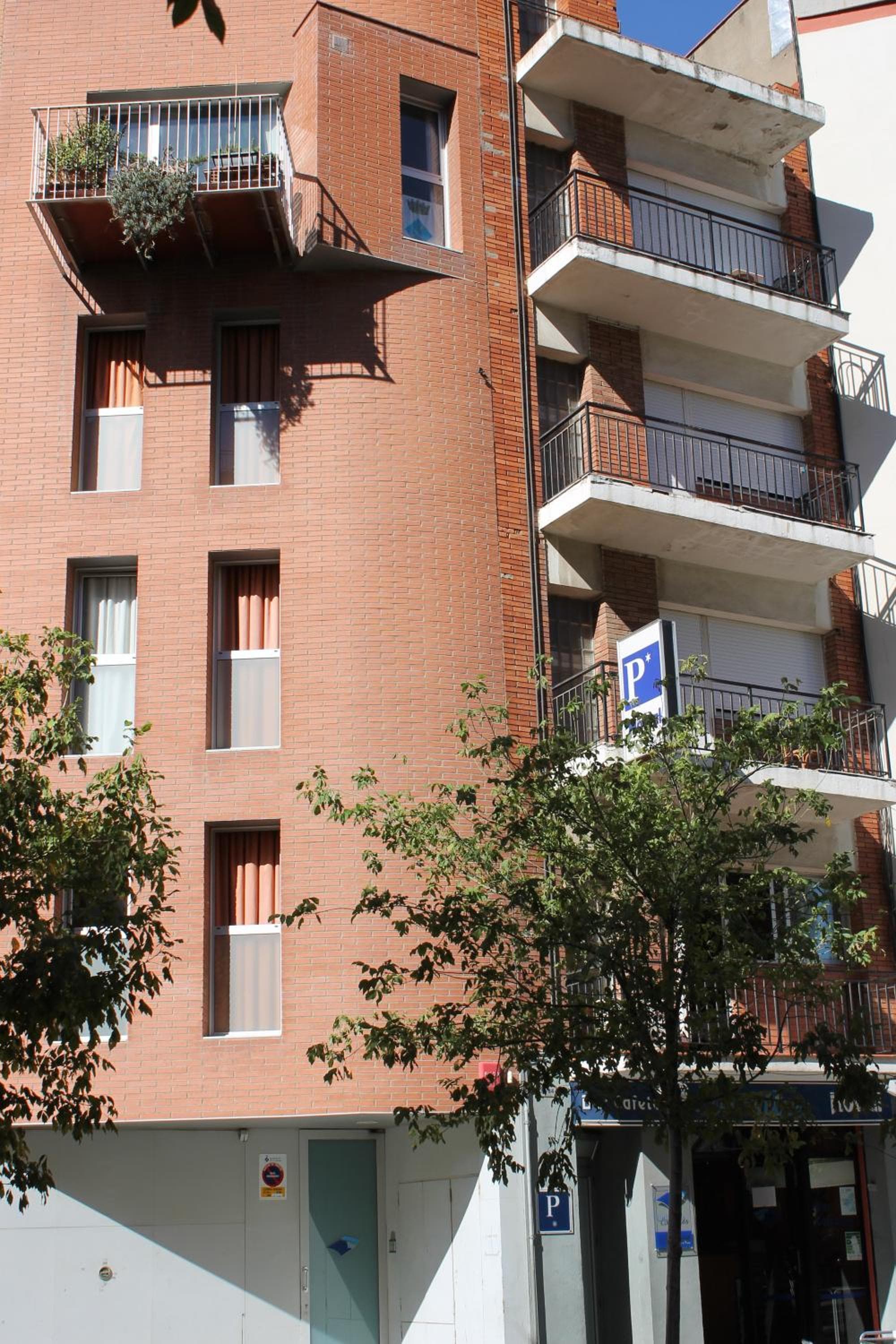 Hostal Cal Siles: building