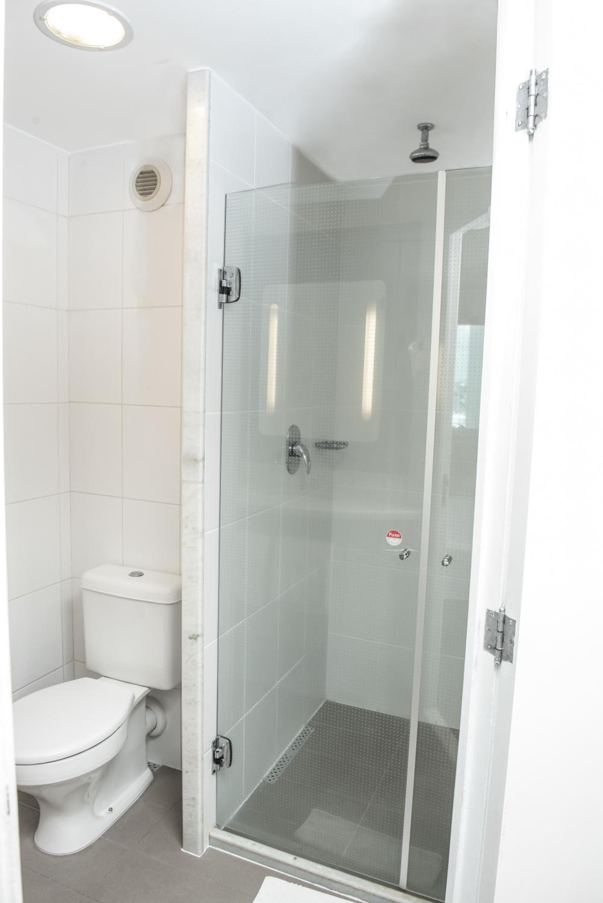 ibis Rio de Janeiro Santos Dumont: bathroom