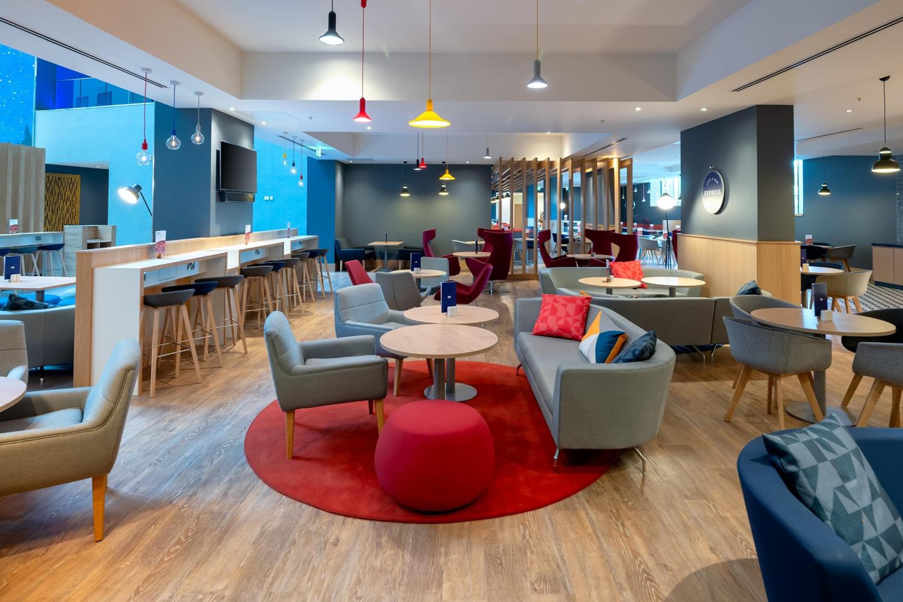 Holiday Inn Express - London Heathrow T4 by IHG