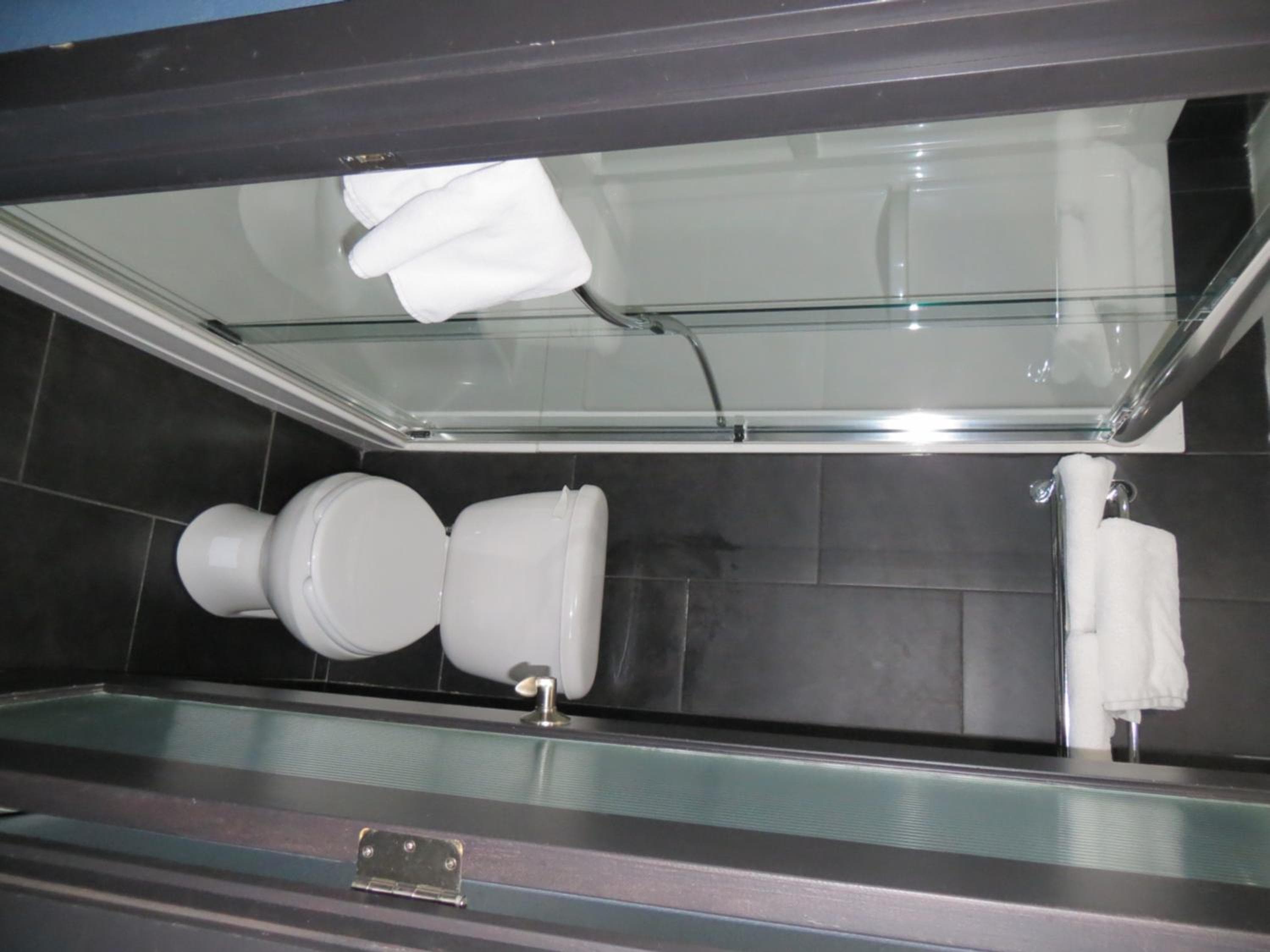 Centro Motel: bathroom