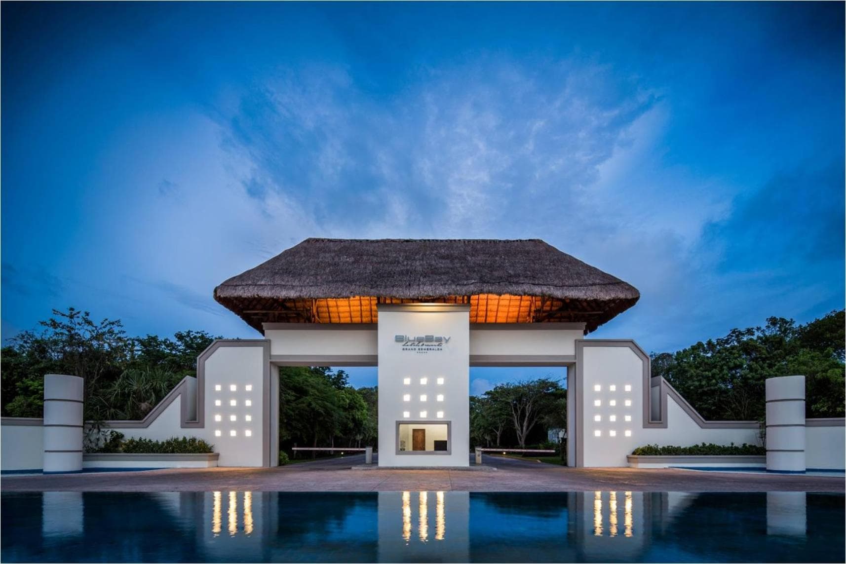 BlueBay Grand Esmeralda-All Inclusive: building