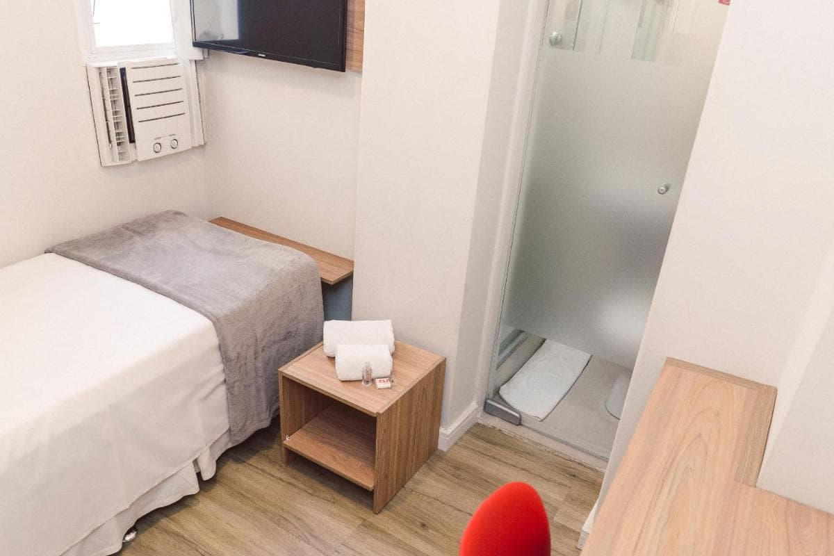 CLH Suites Domingos Ferreira: hotel room