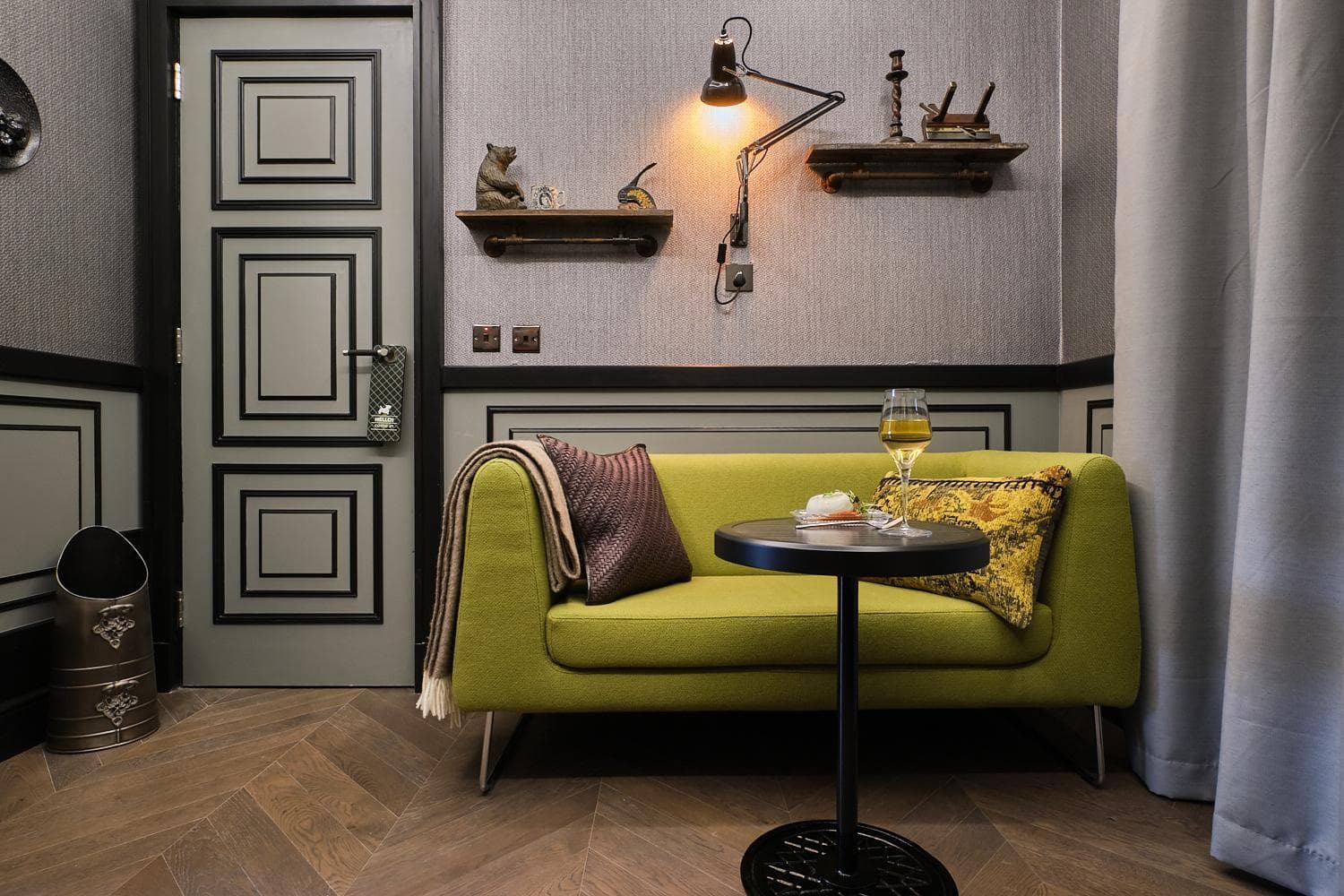 The Gyle - Kings Cross St Pancras, London: living room
