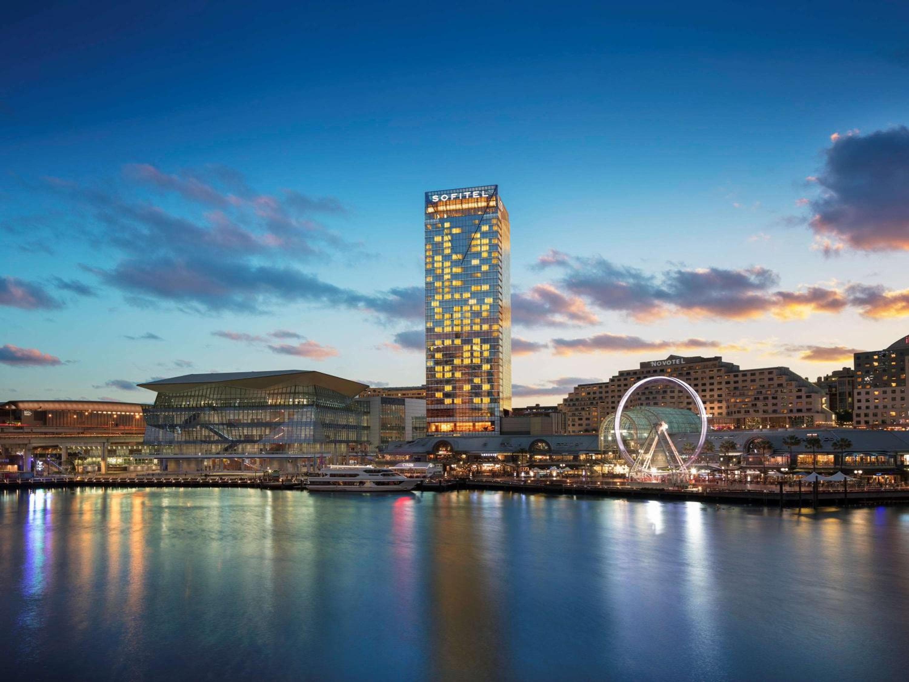Sofitel Sydney Darling Harbour: building