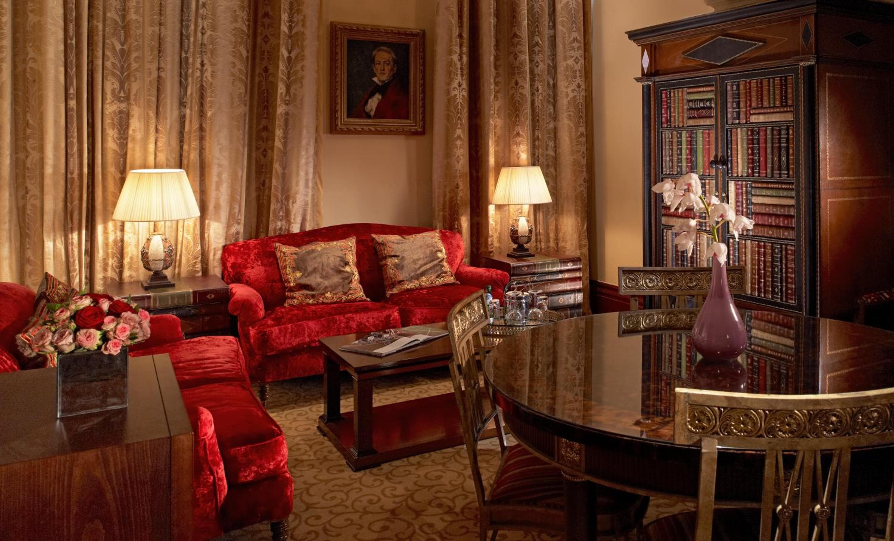The Royal Horseguards Hotel, London: living room
