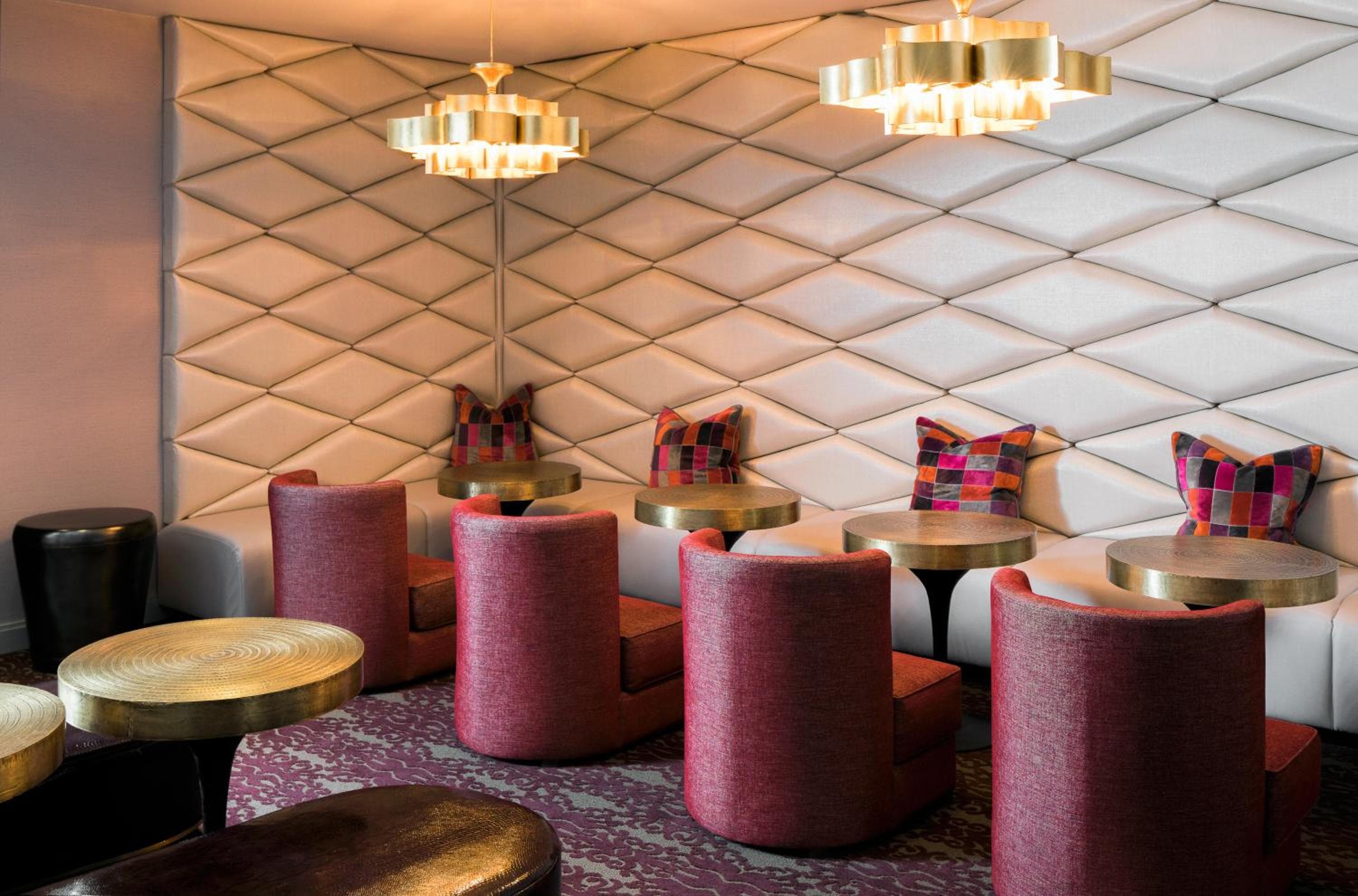 Charlesmark Hotel: lounge