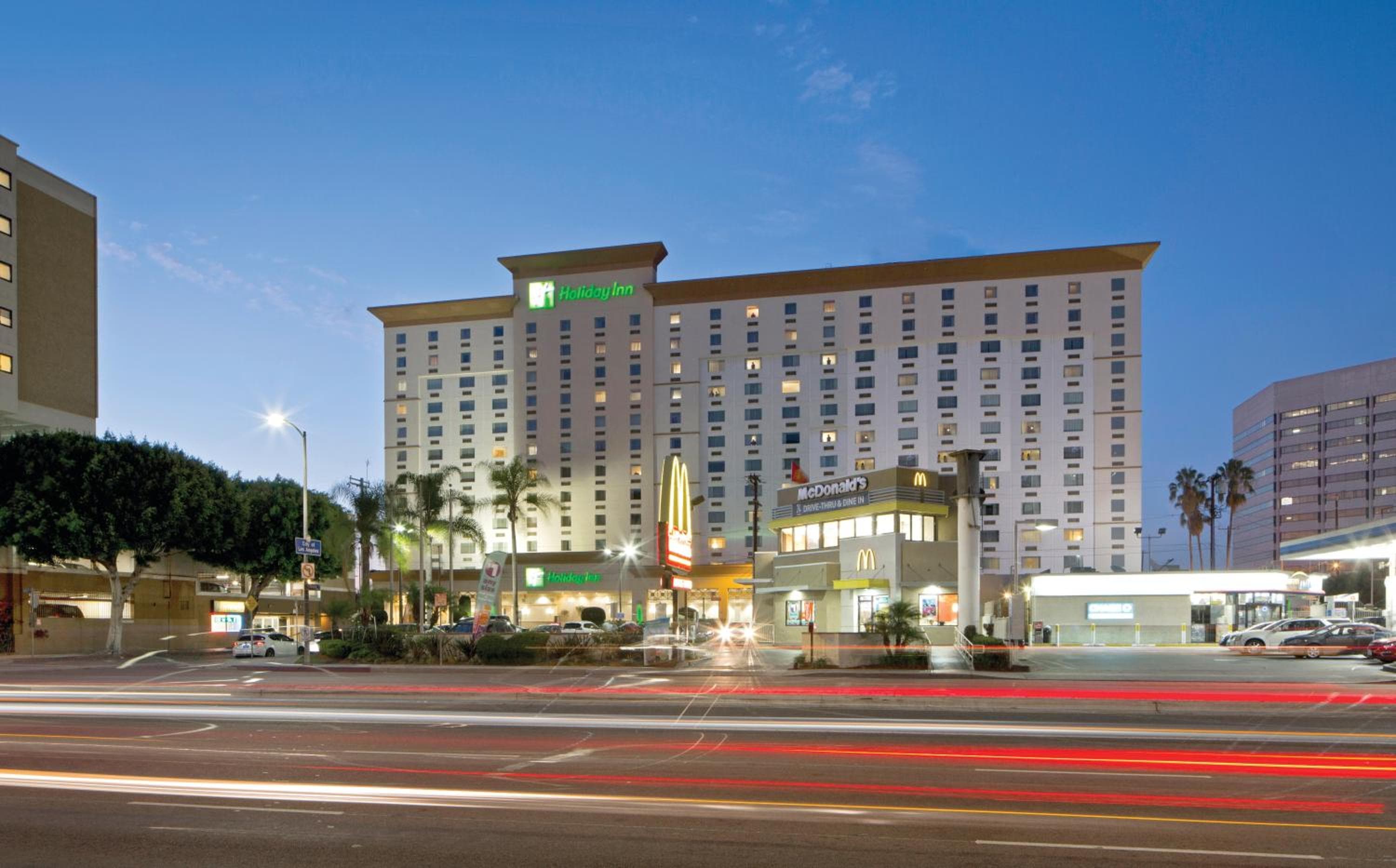 Holiday Inn Los Angeles - LAX Airport by IHG: building