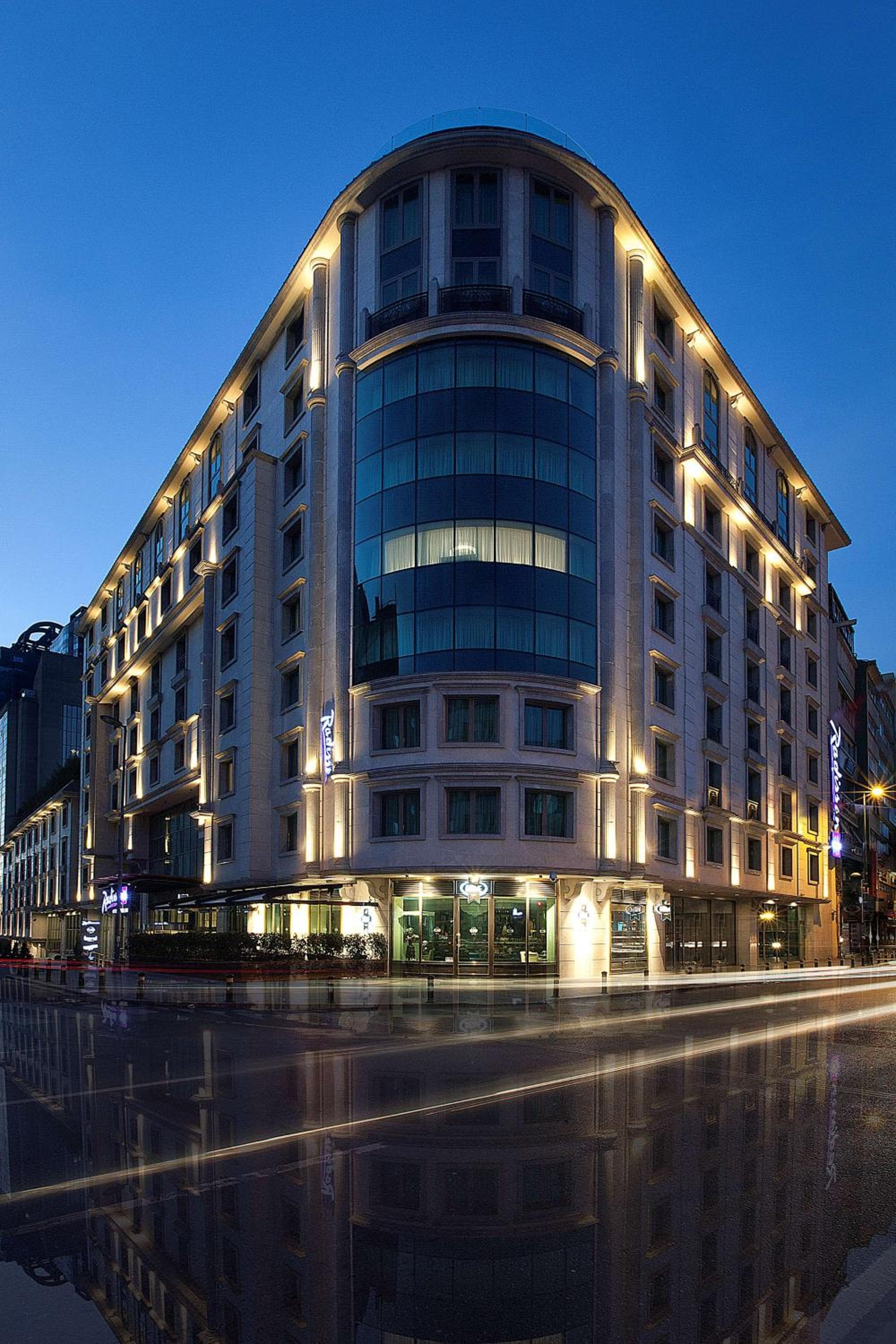 Radisson Blu Hotel, Istanbul Sisli: building