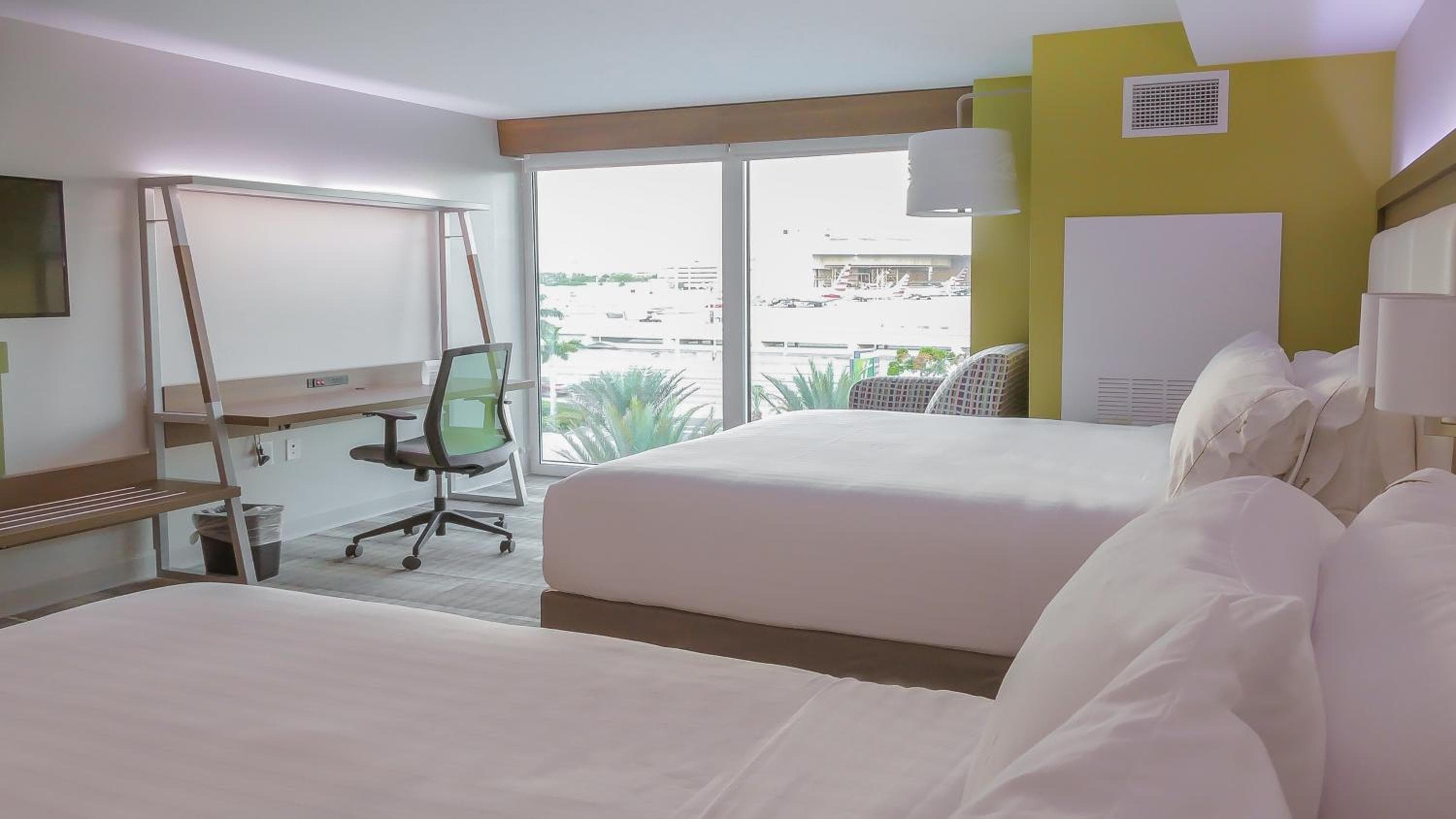 Holiday Inn Express & Suites Miami Airport East by IHG