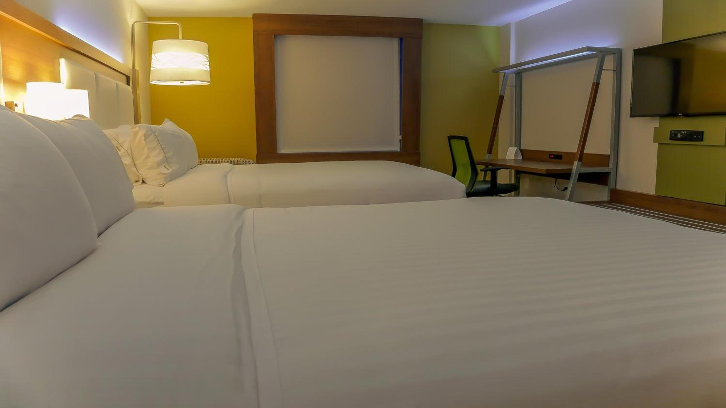 Holiday Inn Express & Suites Miami Airport East by IHG