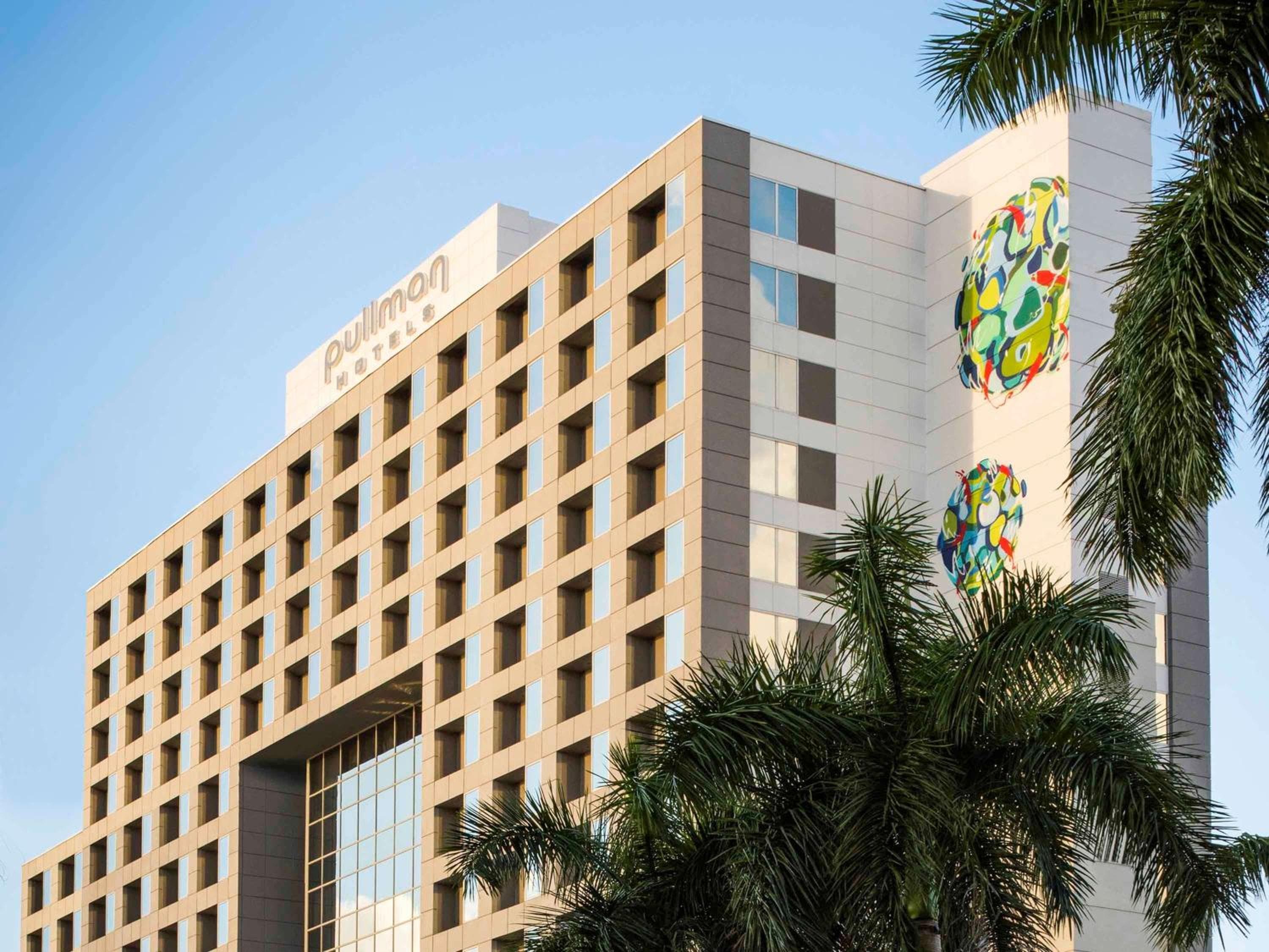 Pullman Miami Airport: building