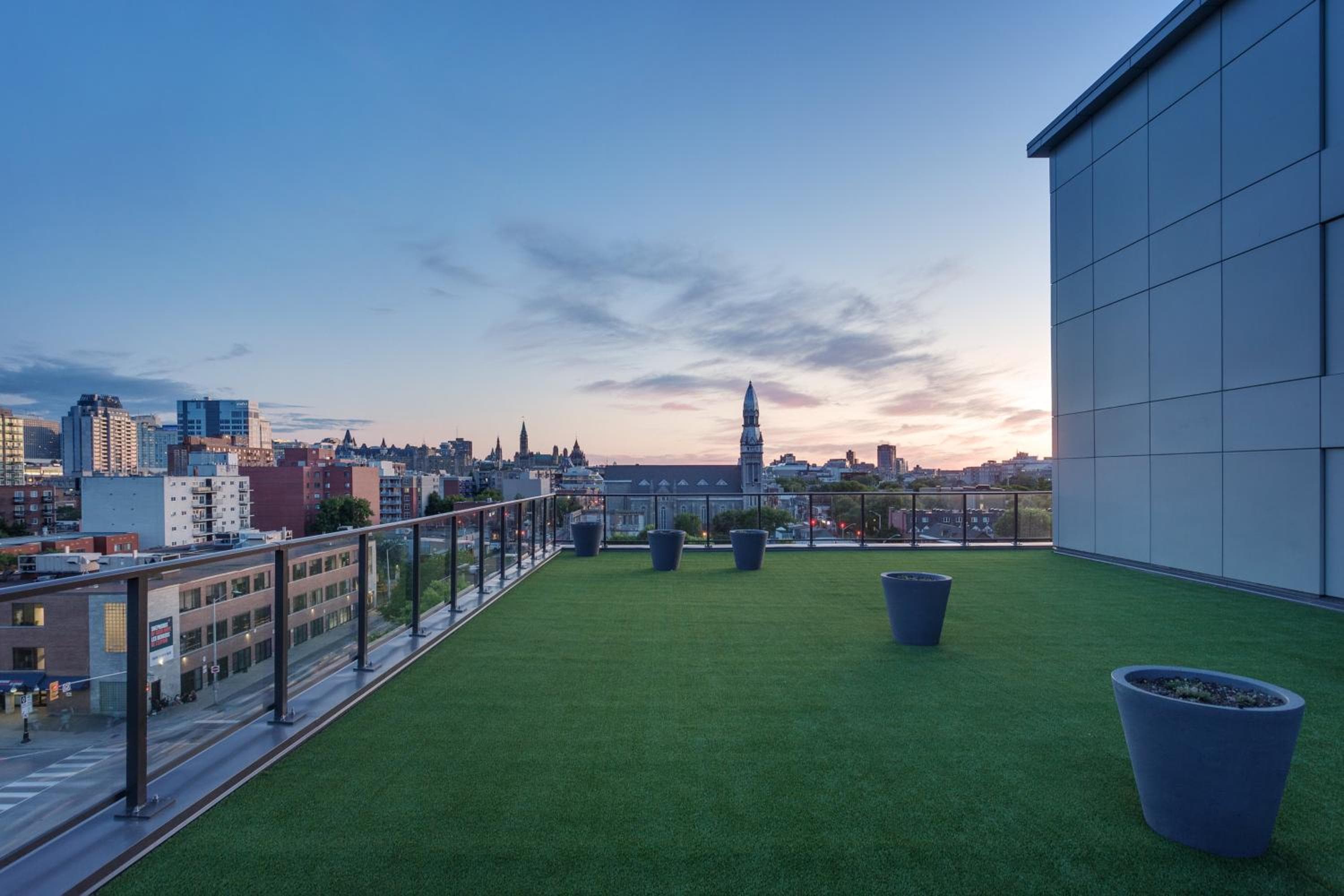 Holiday Inn Express & Suites Downtown Ottawa East by IHG