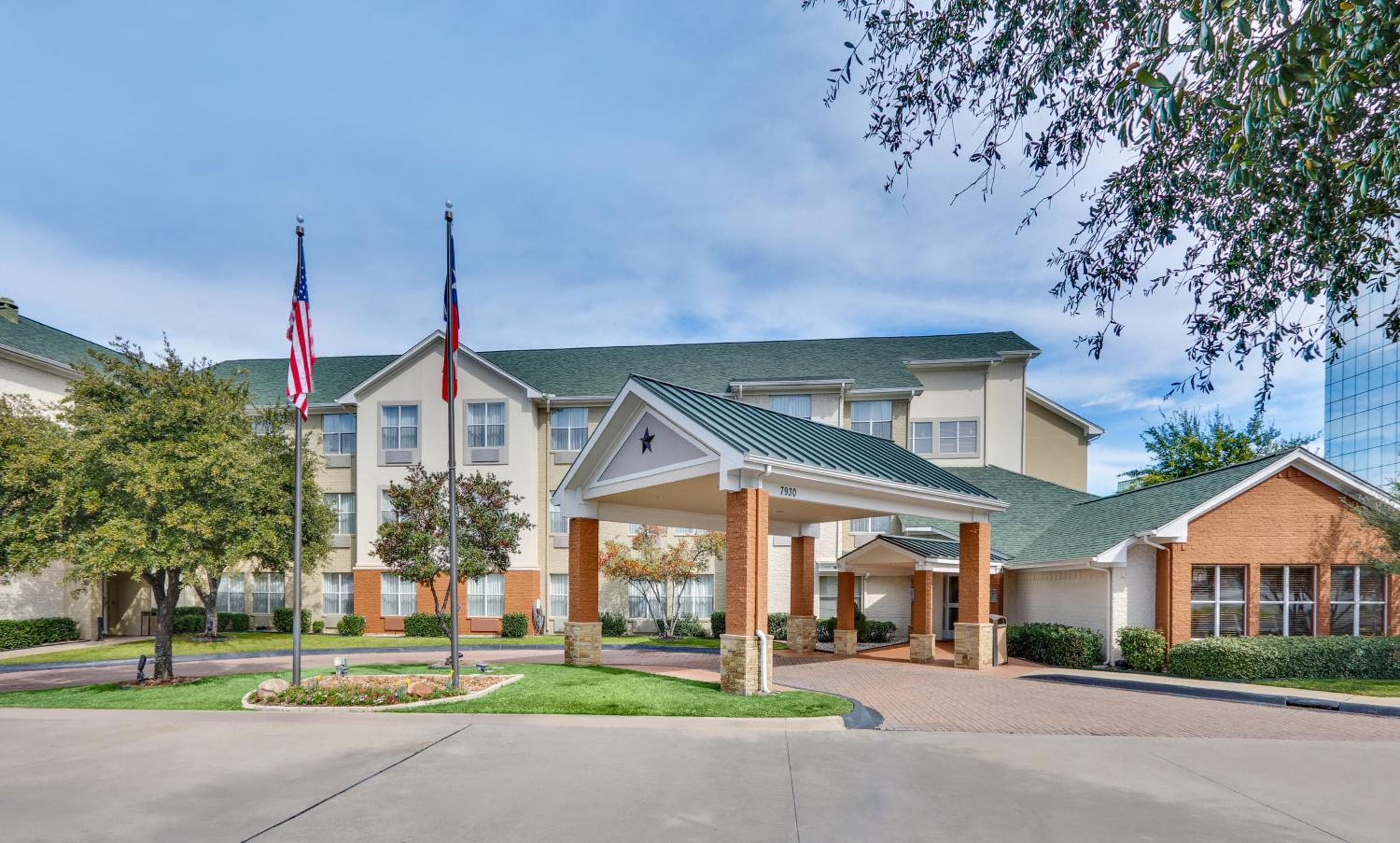 Candlewood Suites Dallas Market Center-Love Field by IHG: building