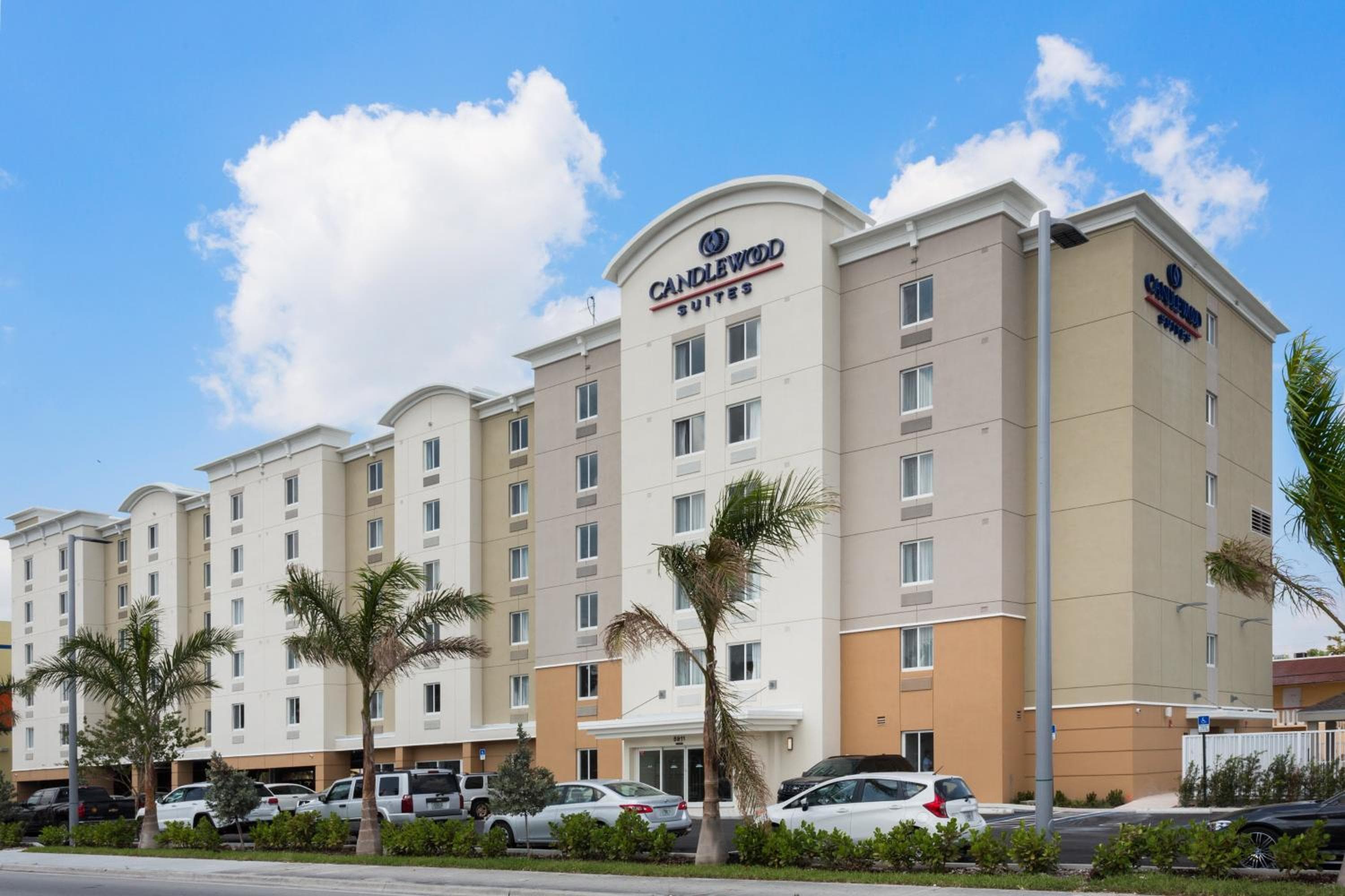 Candlewood Suites Miami Intl Airport - 36th St by IHG: building