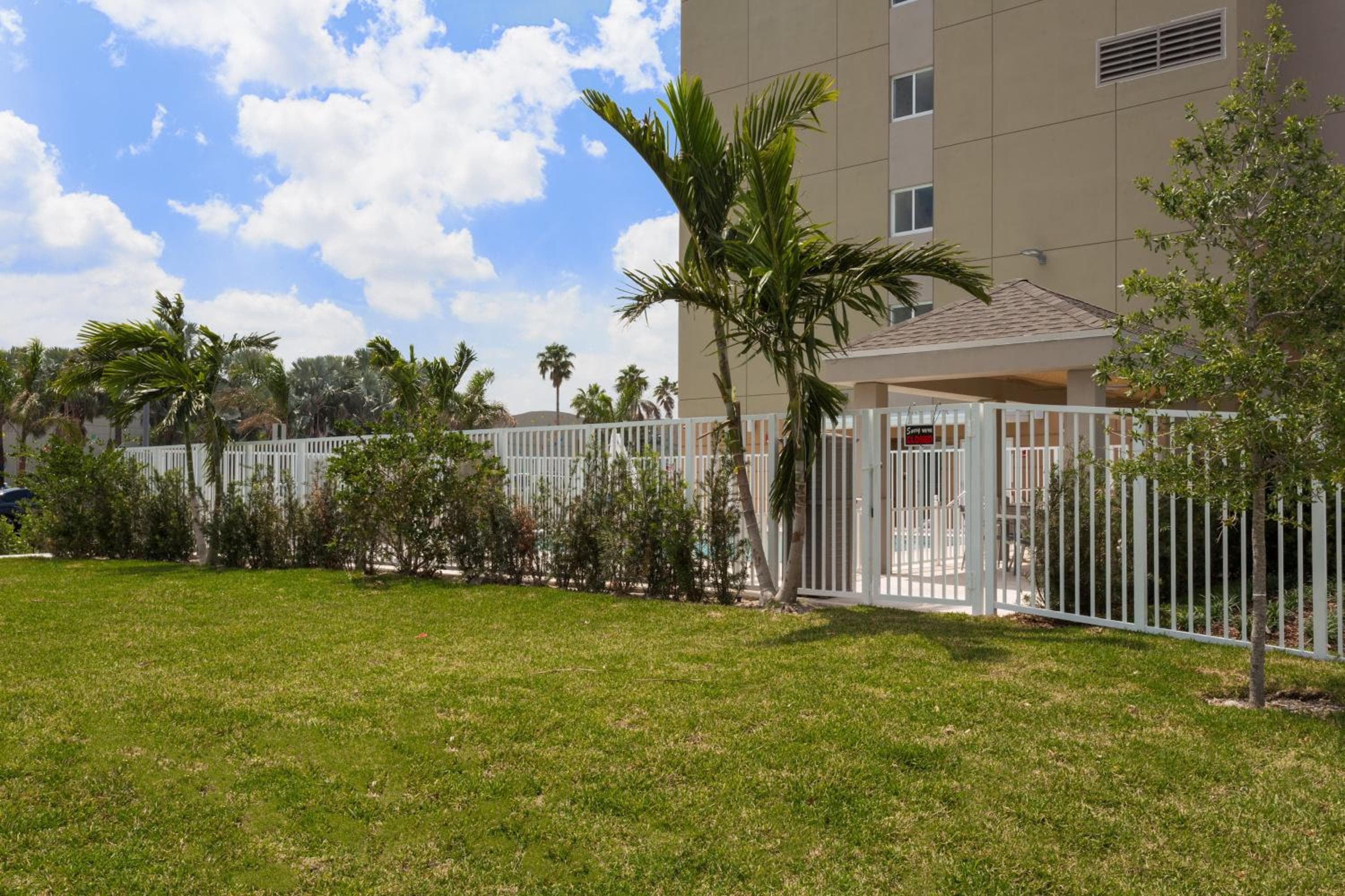 Candlewood Suites Miami Intl Airport - 36th St by IHG