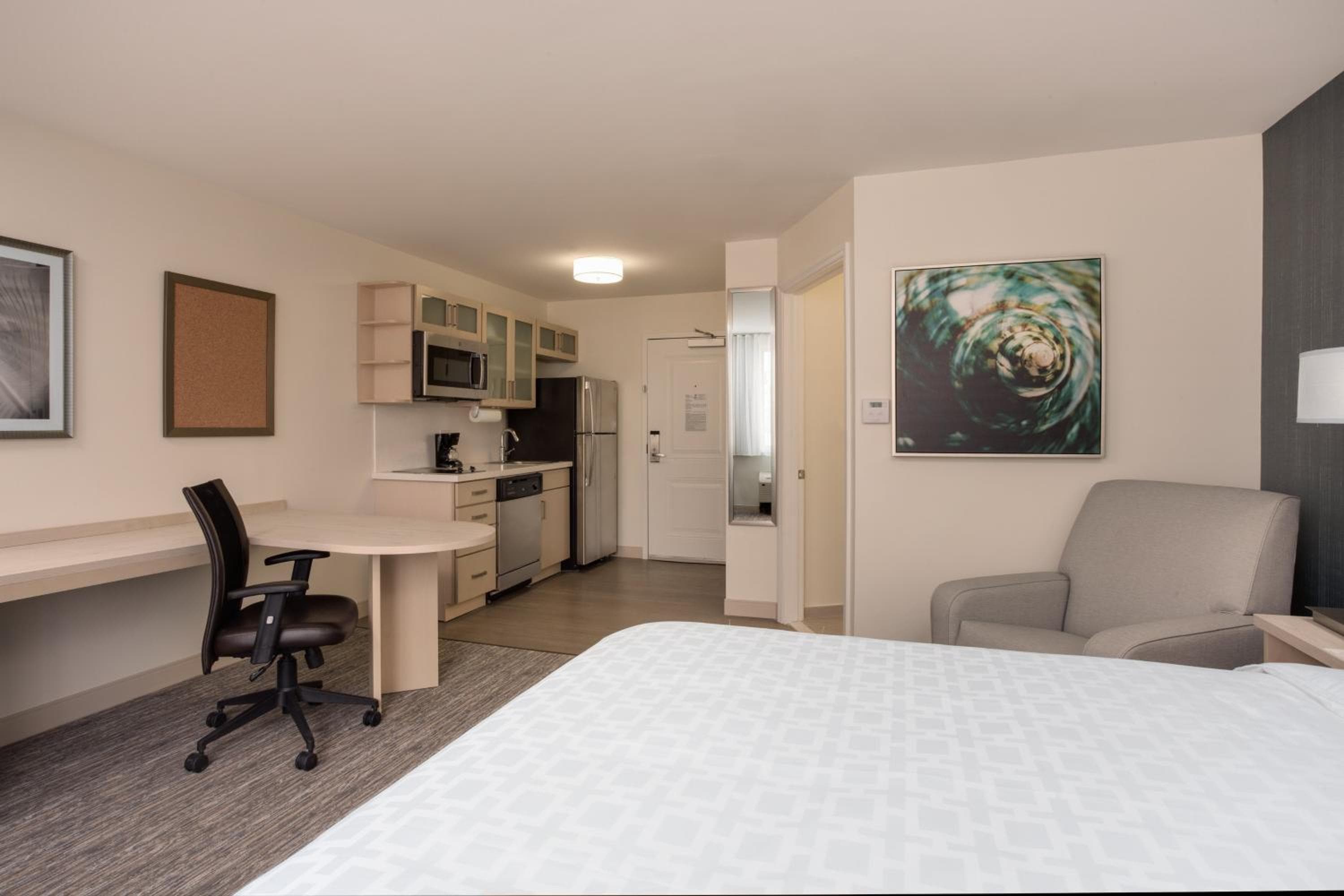 Candlewood Suites Miami Intl Airport - 36th St by IHG
