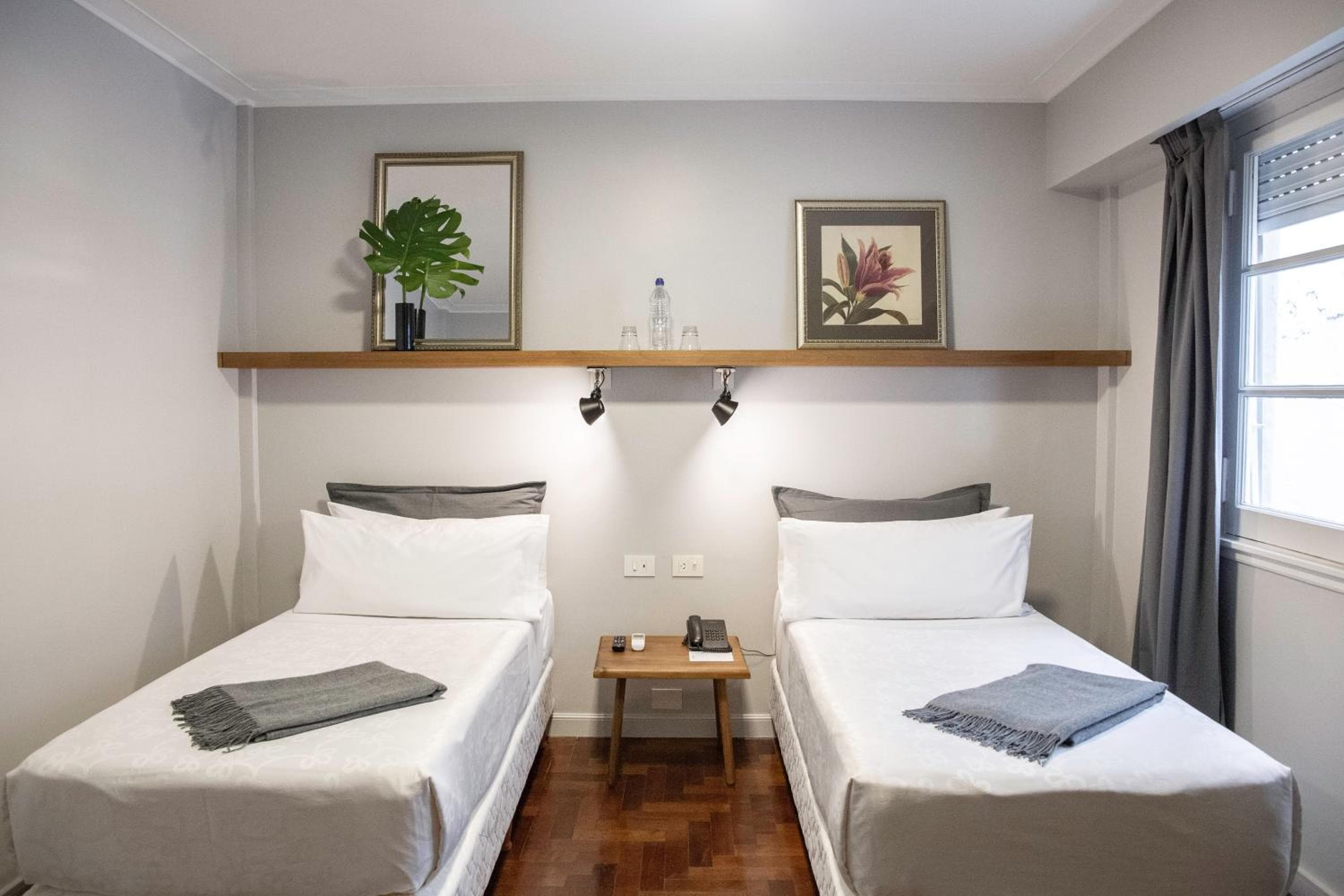 Carsson Hotel Downtown Buenos Aires: hotel room