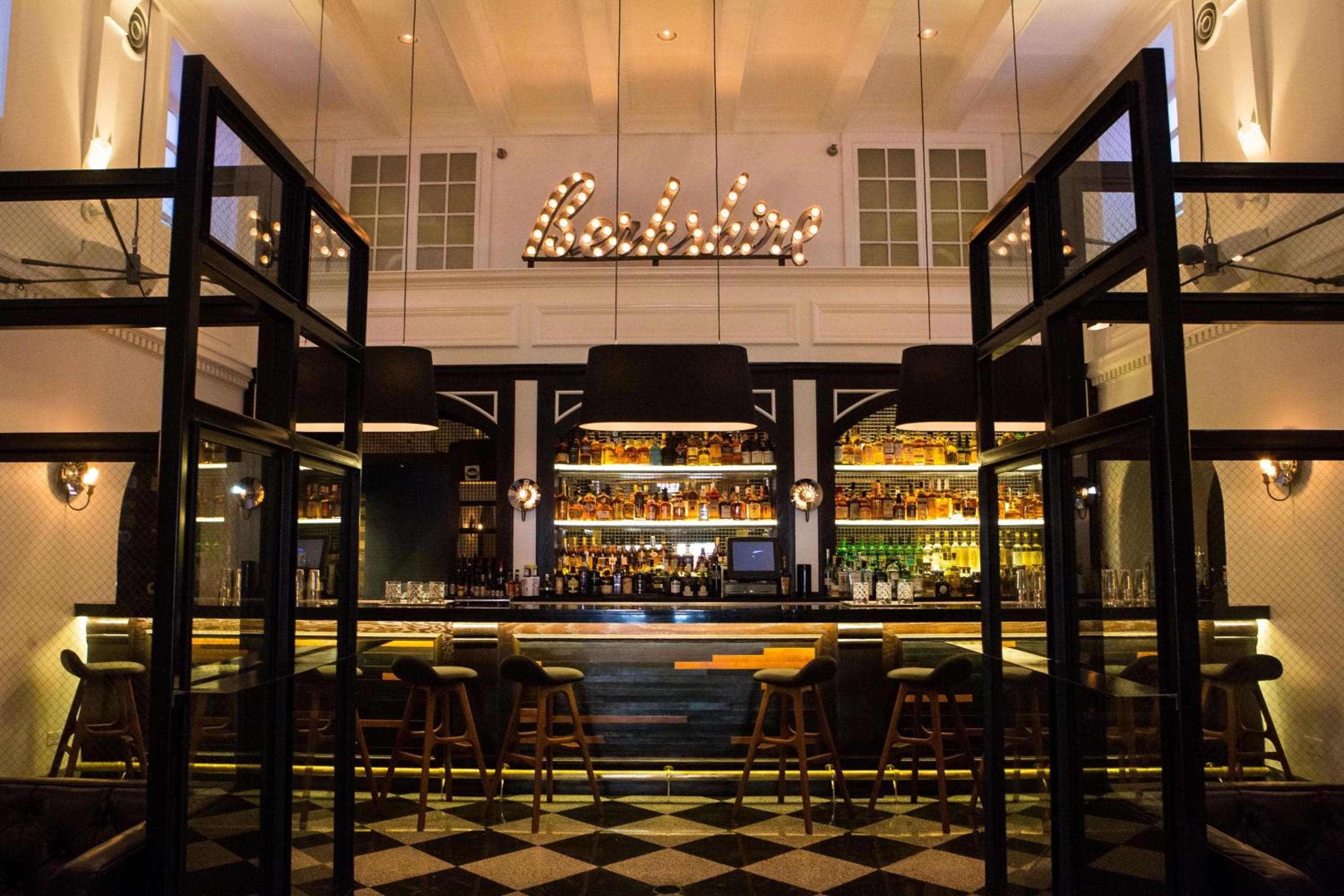 ACME Hotel Chicago, Outset Collection by Hilton: dining