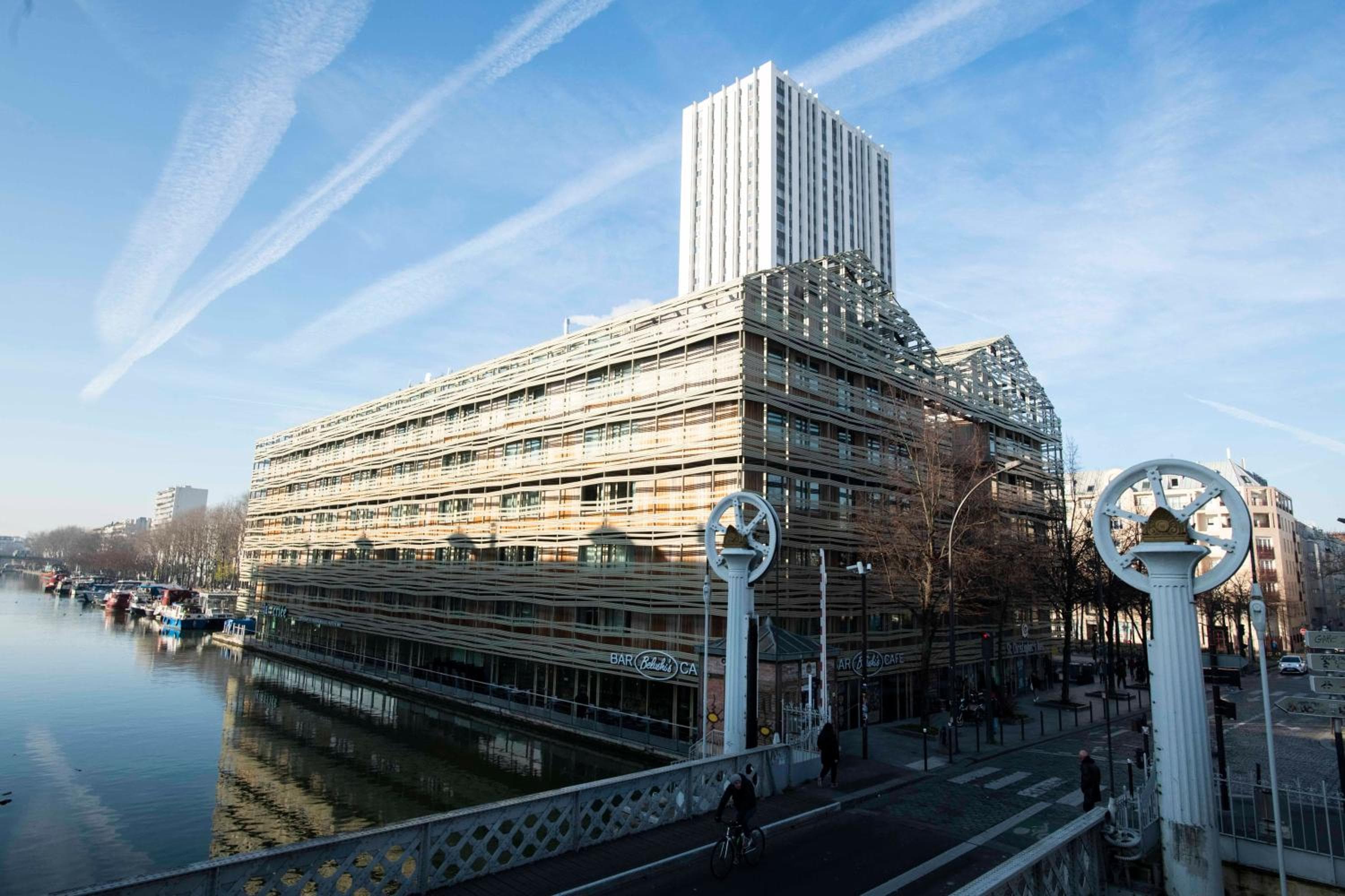 Holiday Inn Express Paris-Canal De La Villette by IHG: building