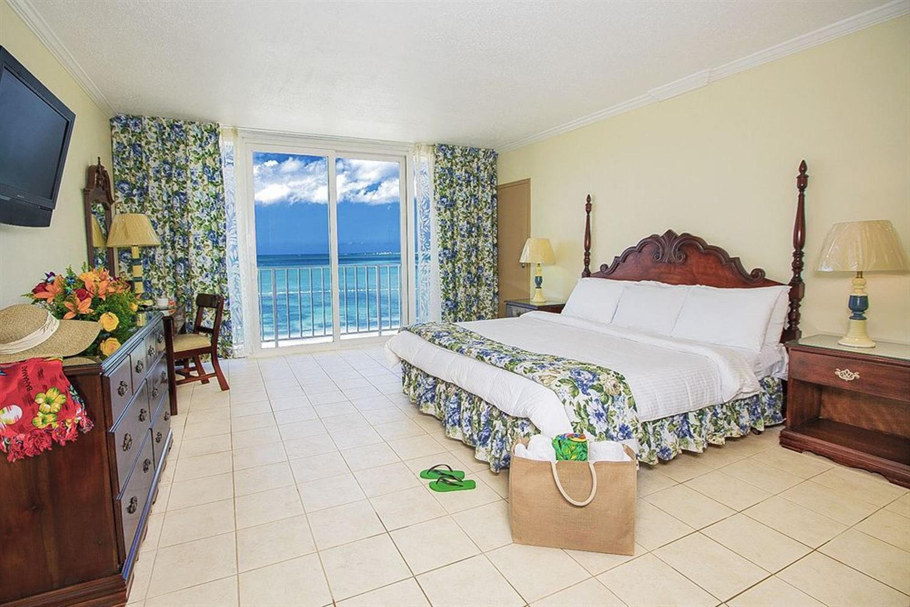 Breezes Resort & Spa All Inclusive, Bahamas: hotel room