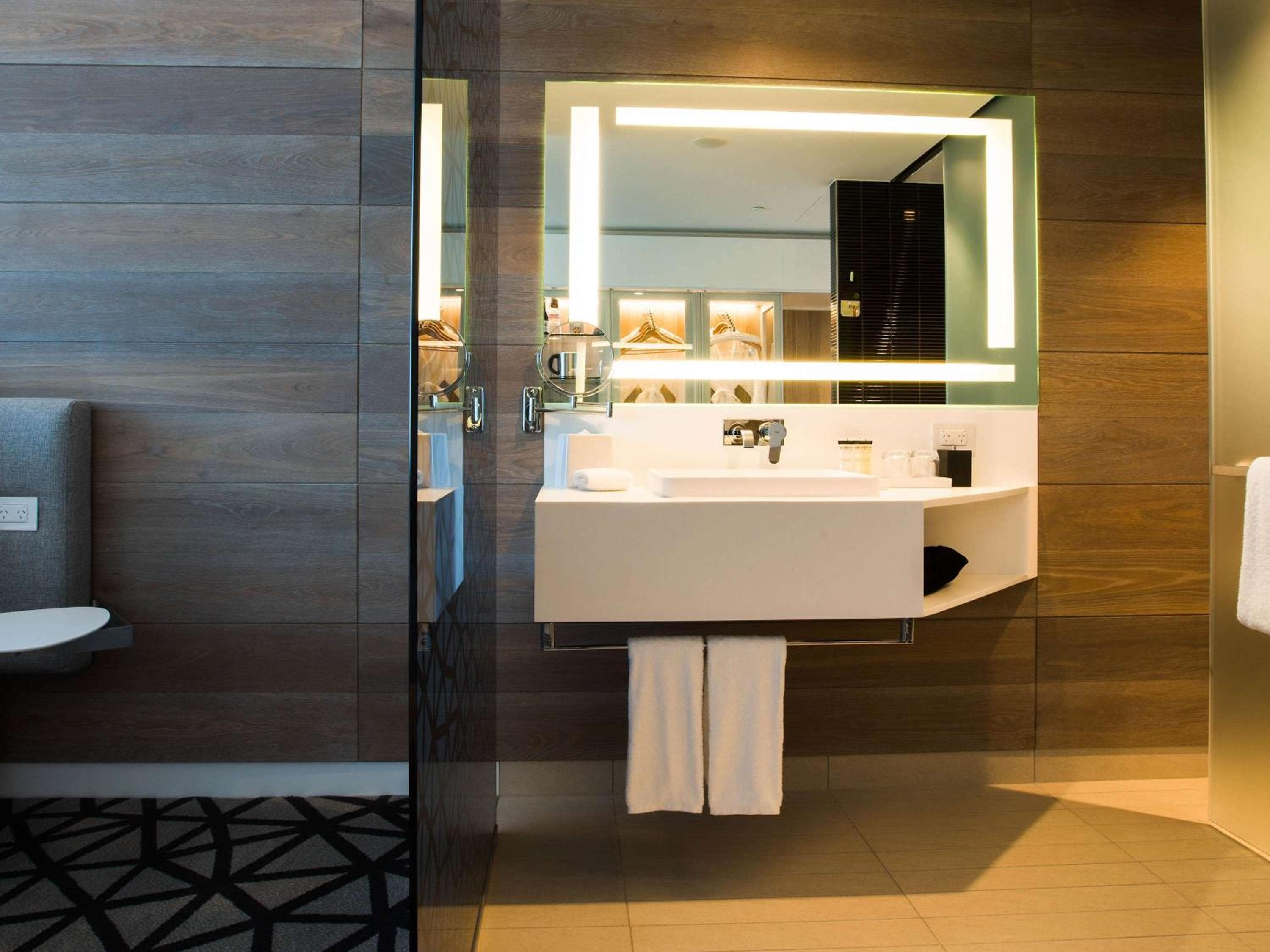 Pullman Sydney Airport: bathroom