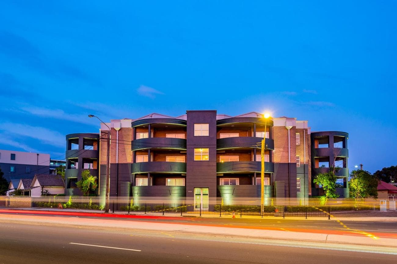 Sydney Airport Suites: building