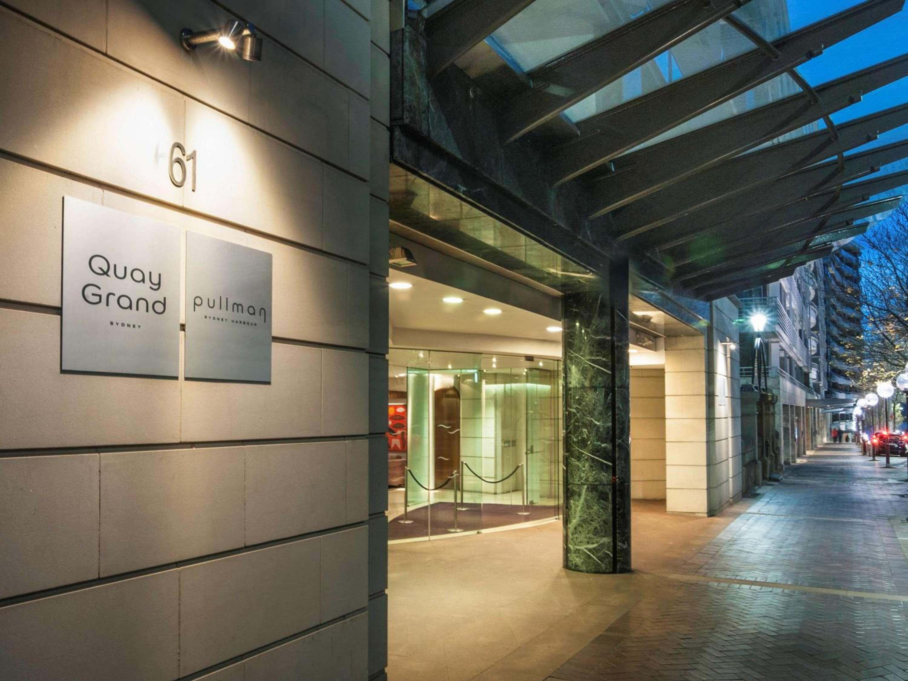 Pullman Quay Grand Sydney Harbour: building