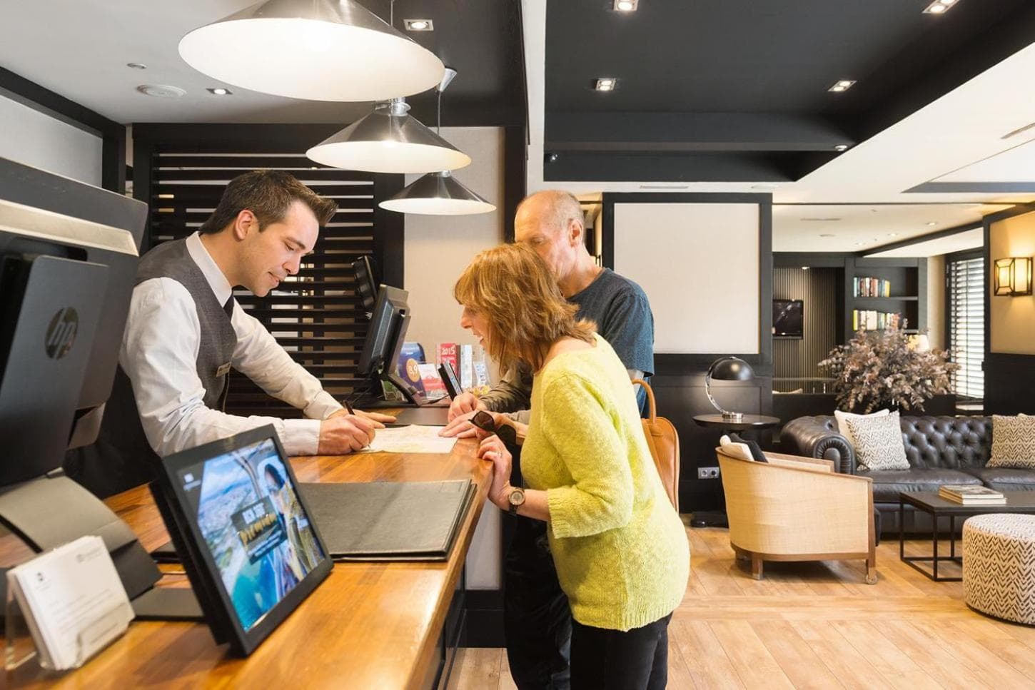 Europark: recepcion & lobby