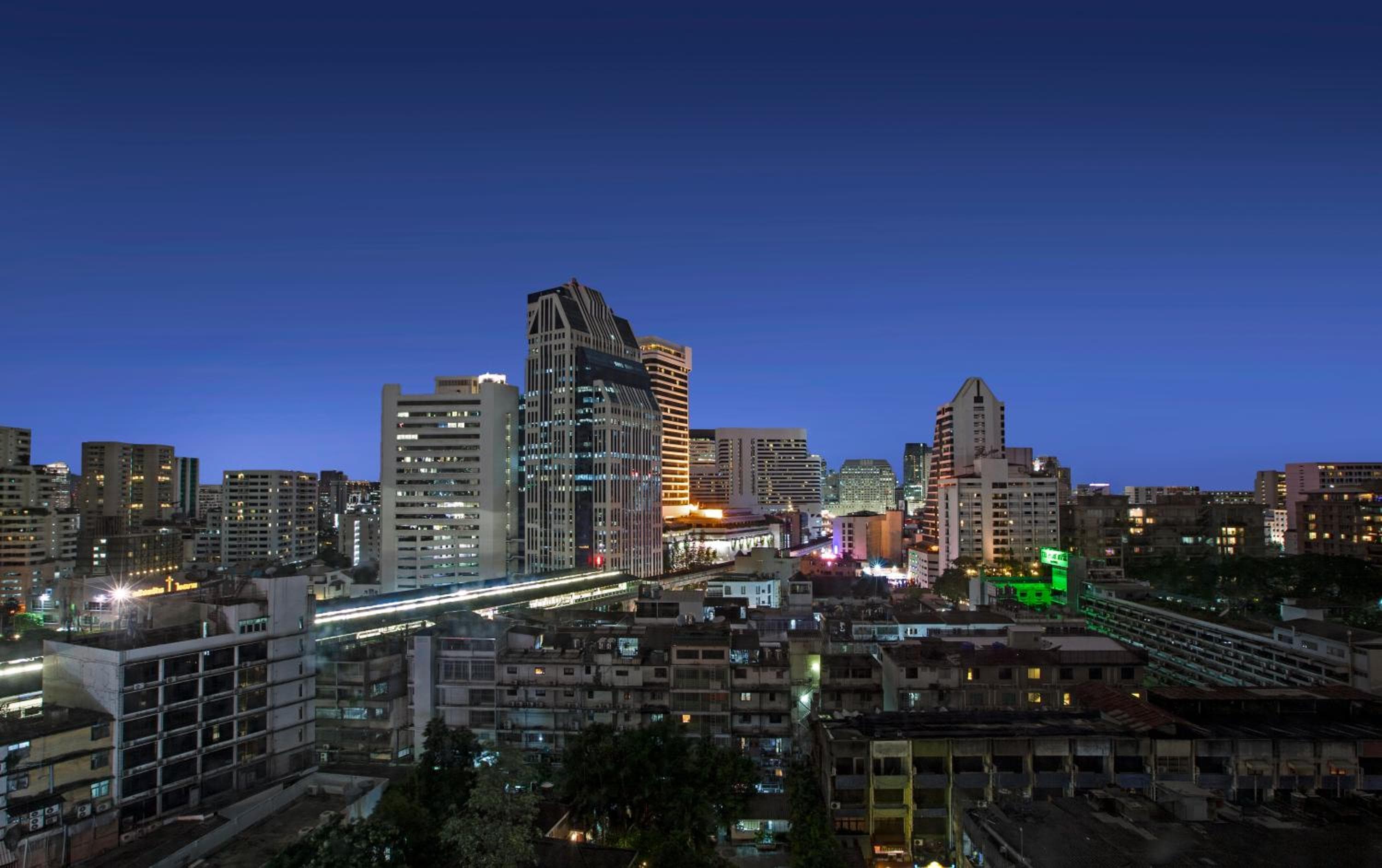 Ramada Graand Swiss Sukhumvit 11: building