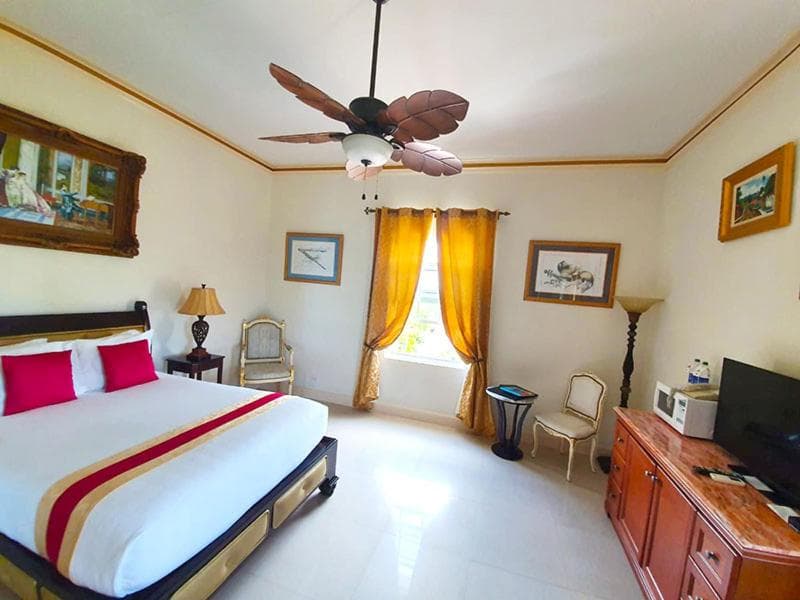 Ocean West Boutique Hotel