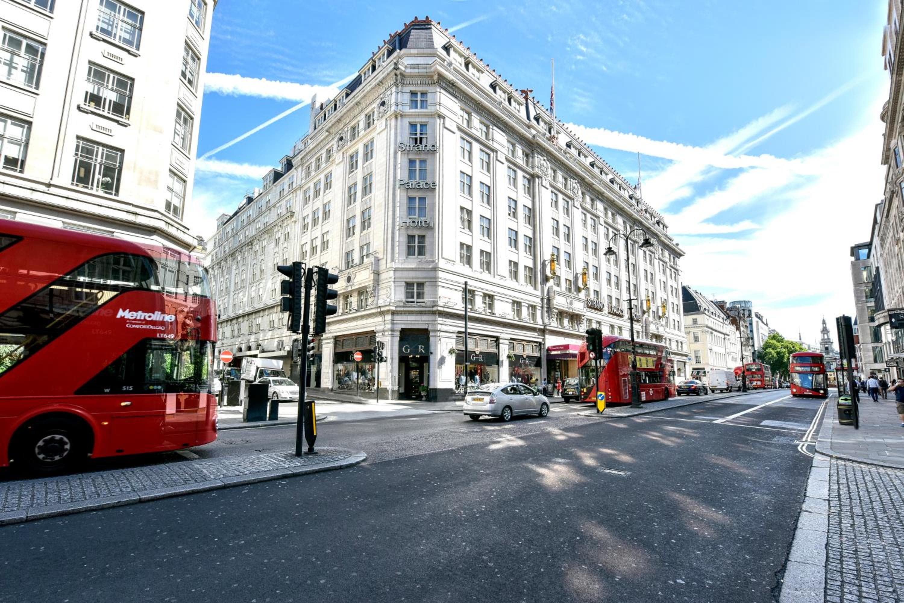 Strand Palace: building