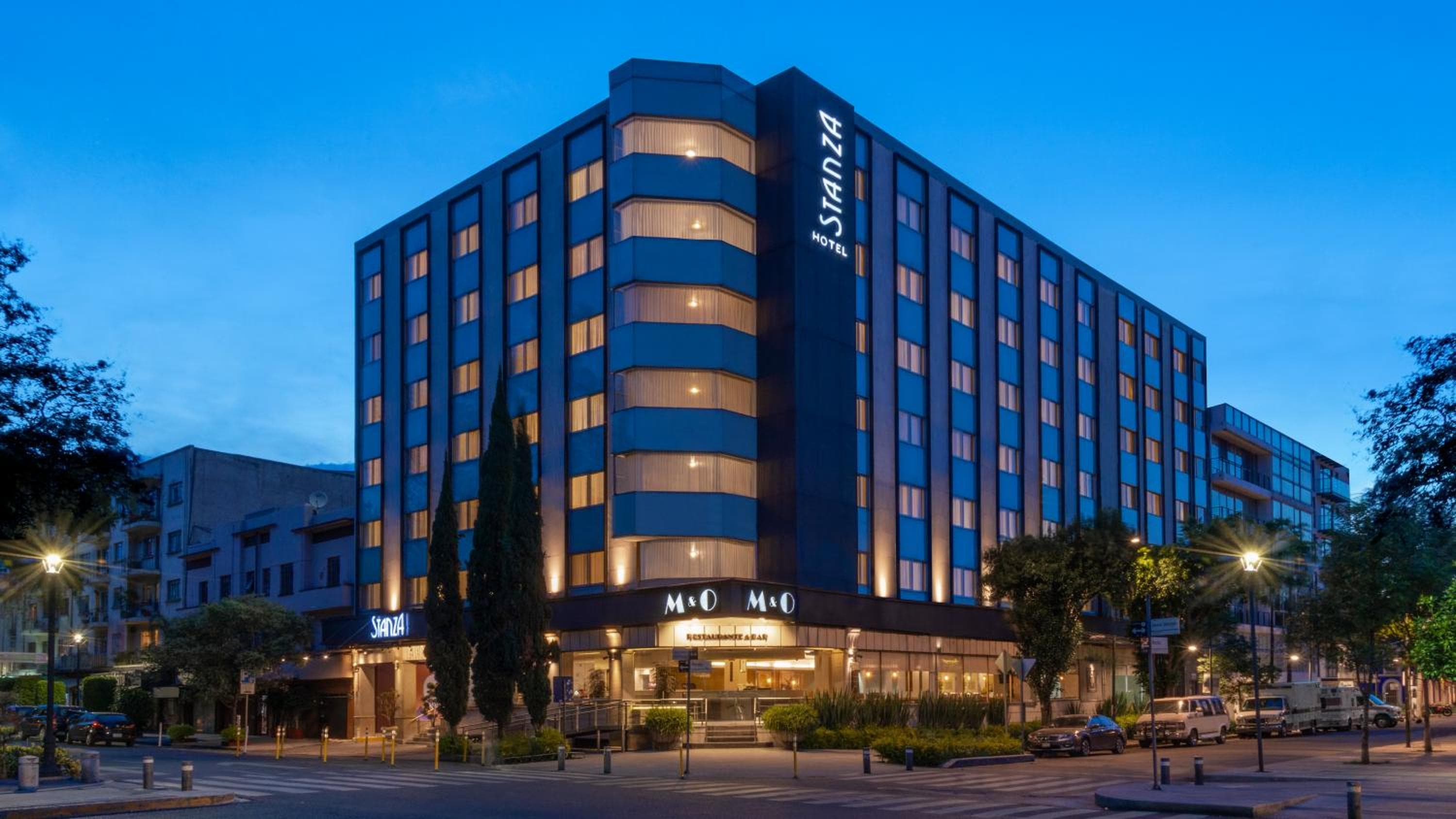 Stanza Hotel: building