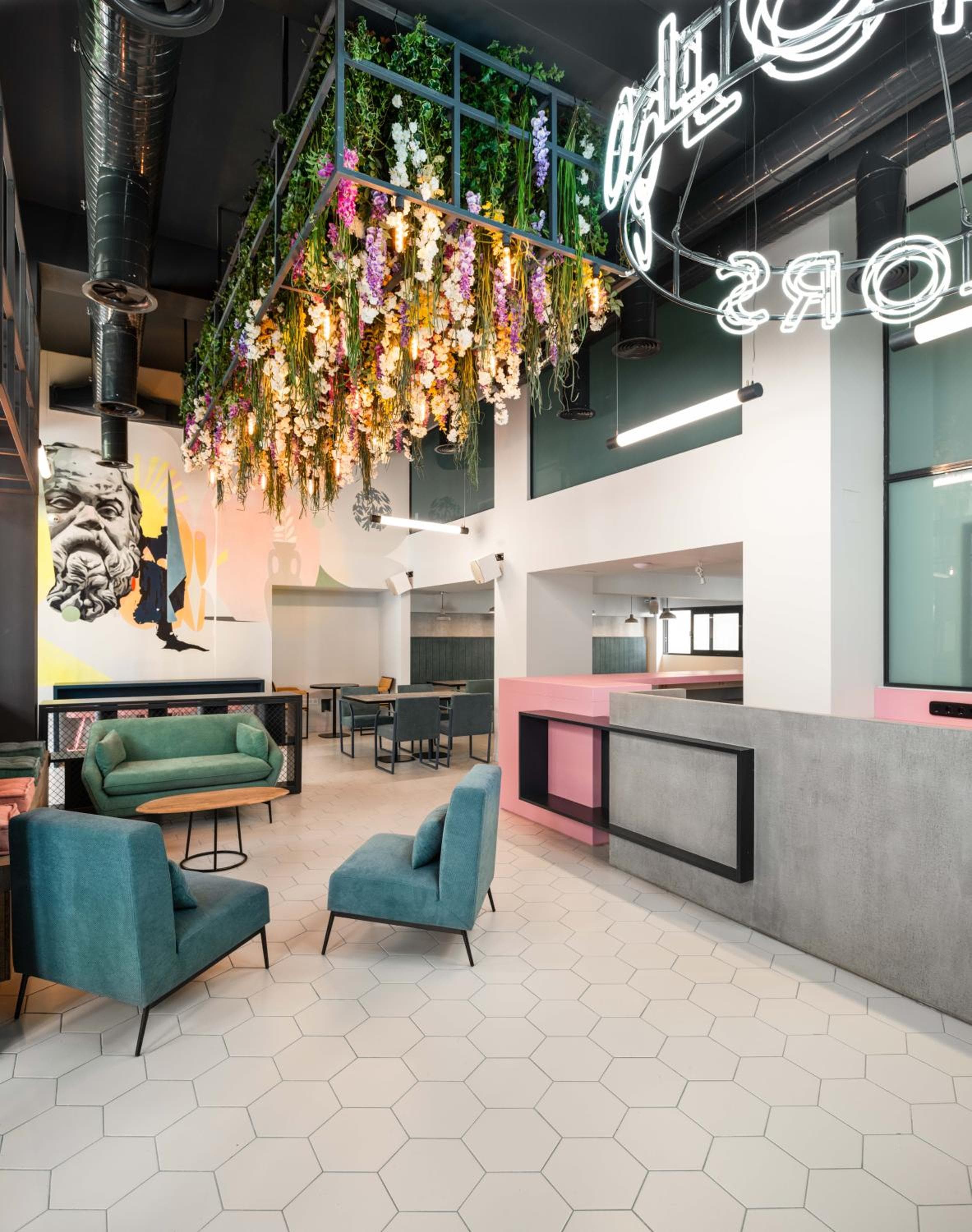 COLORS Hotel Athens: recepcion & lobby