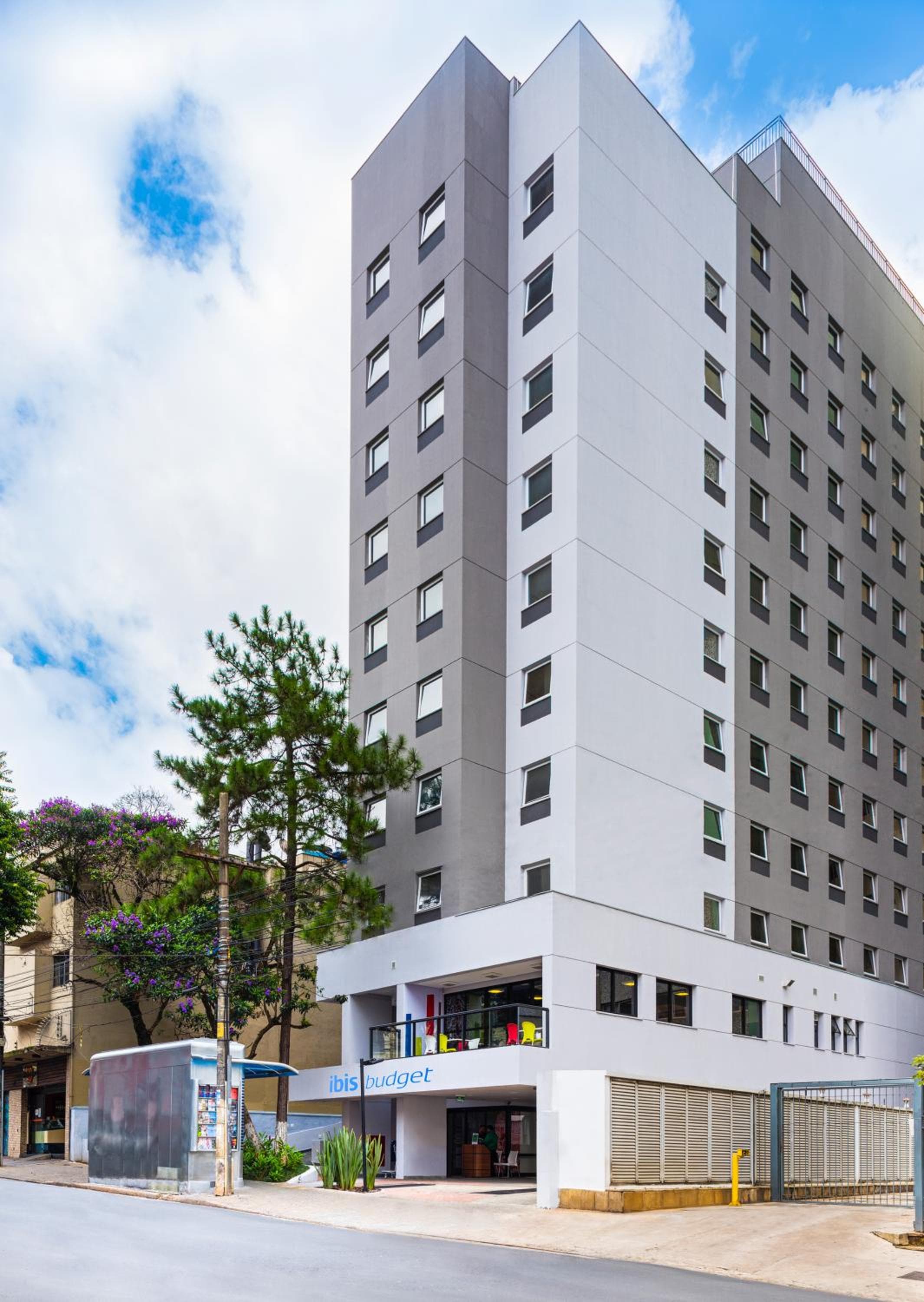 Slim Hotel São Paulo Frei Caneca: building