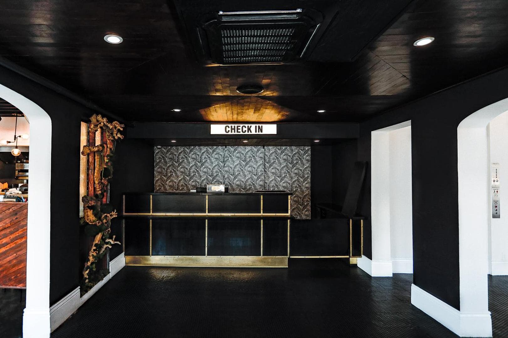 H by H Hospitality: recepcion & lobby