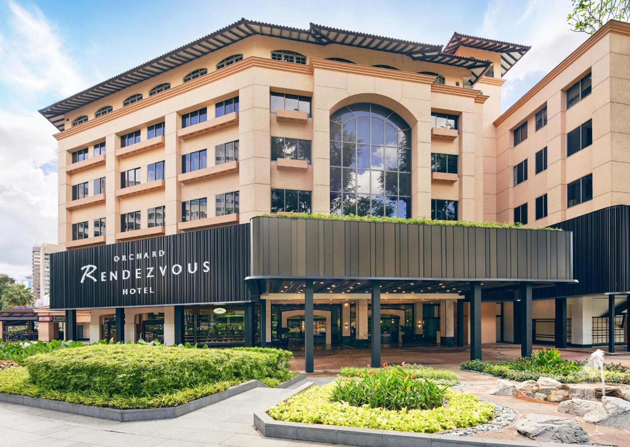 Orchard Rendezvous Hotel by Far East Hospitality: building