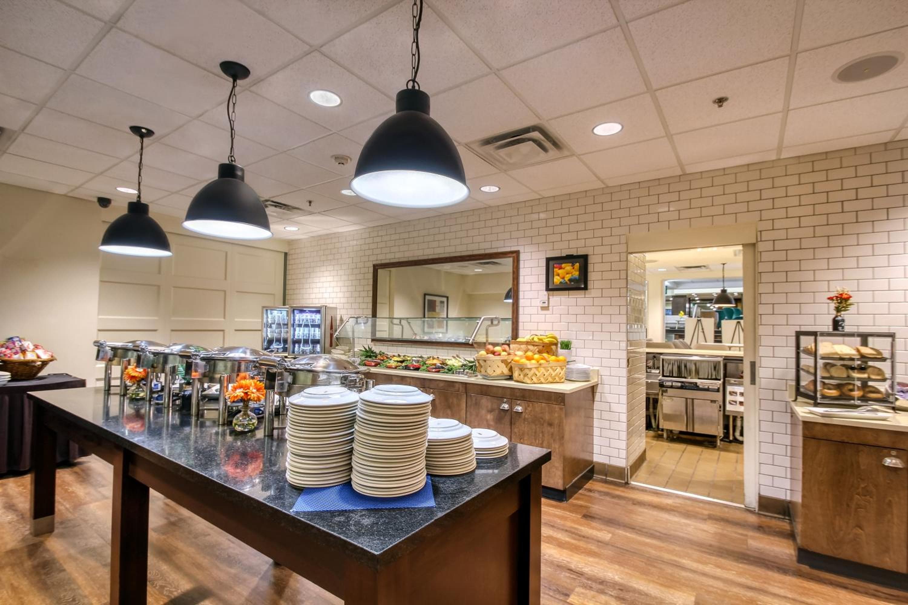Holiday Inn & Suites Atlanta Airport North by IHG